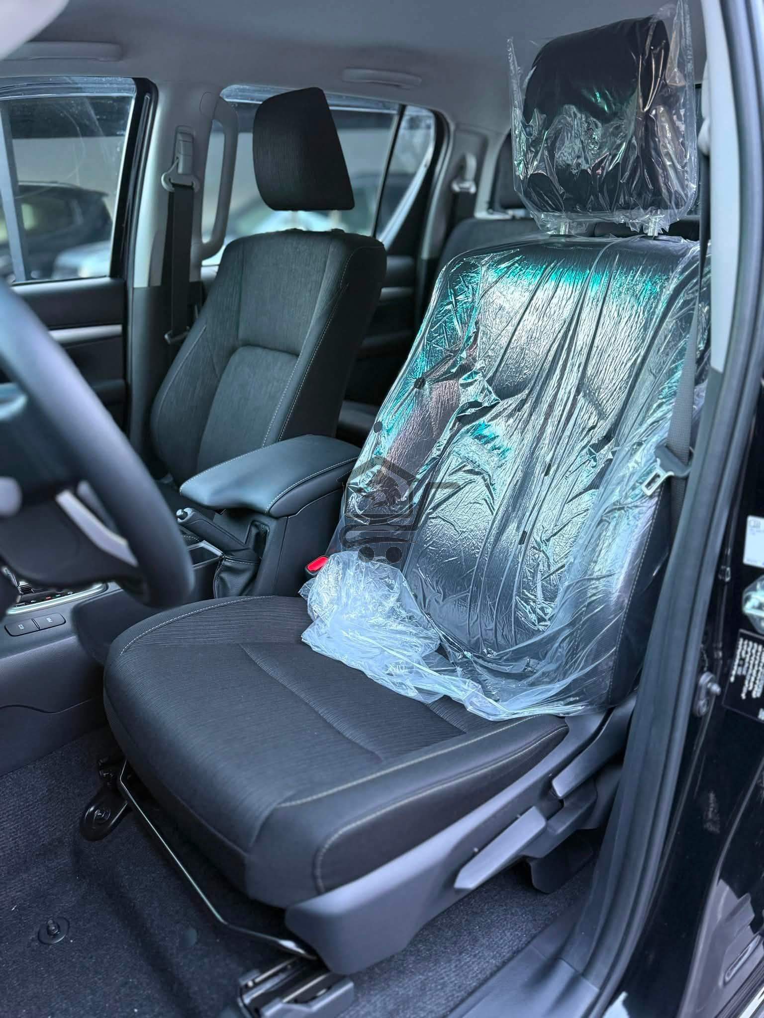 Toyota Hilux SR5 - الصورة 5