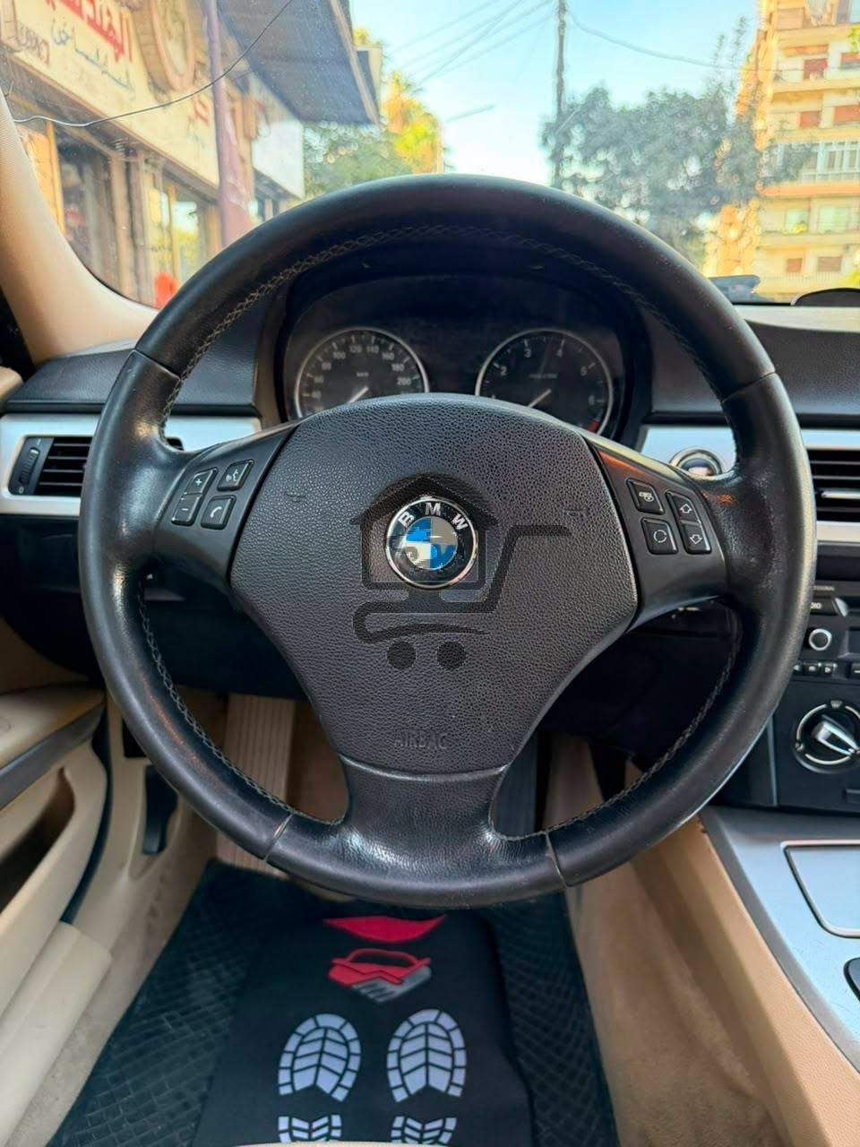 BMW 320i 2011 - الصورة 7
