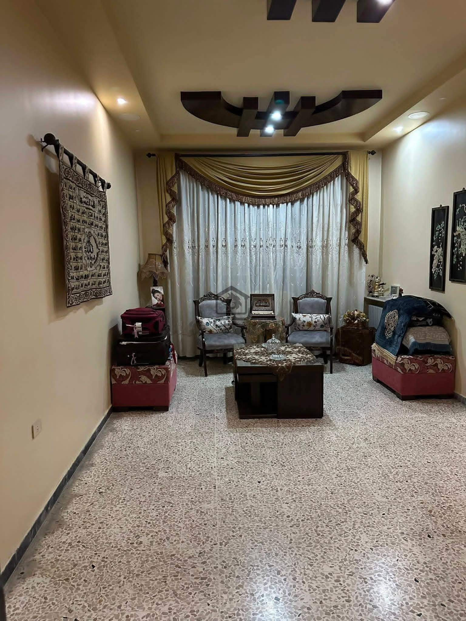 شقة للبيع مميزة - الصورة 1