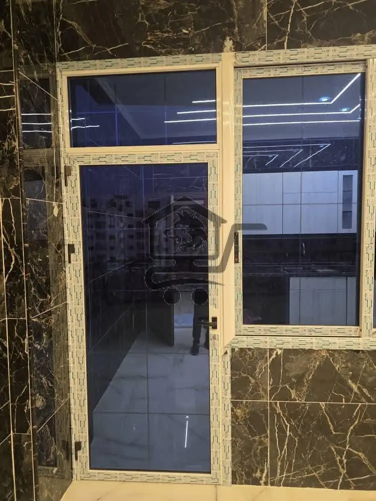 شقة مؤلفة من ثلاث غرف بكسوة ديلوكس - الصورة 1