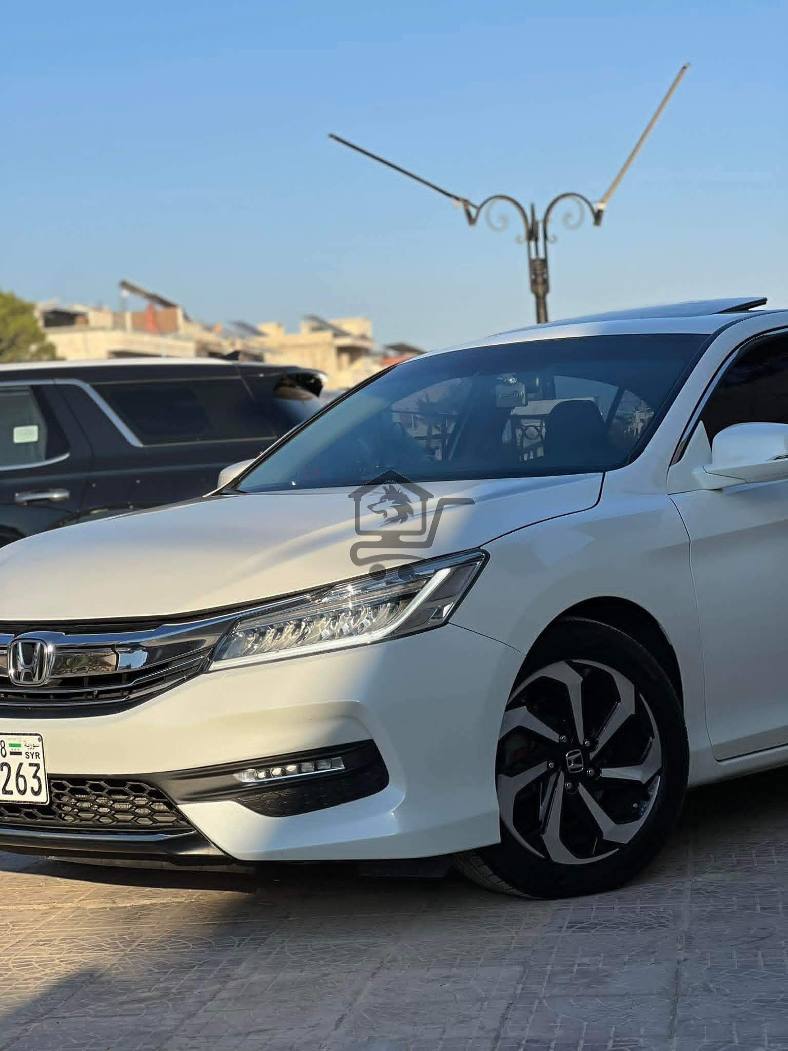 Honda Accord - الصورة 6