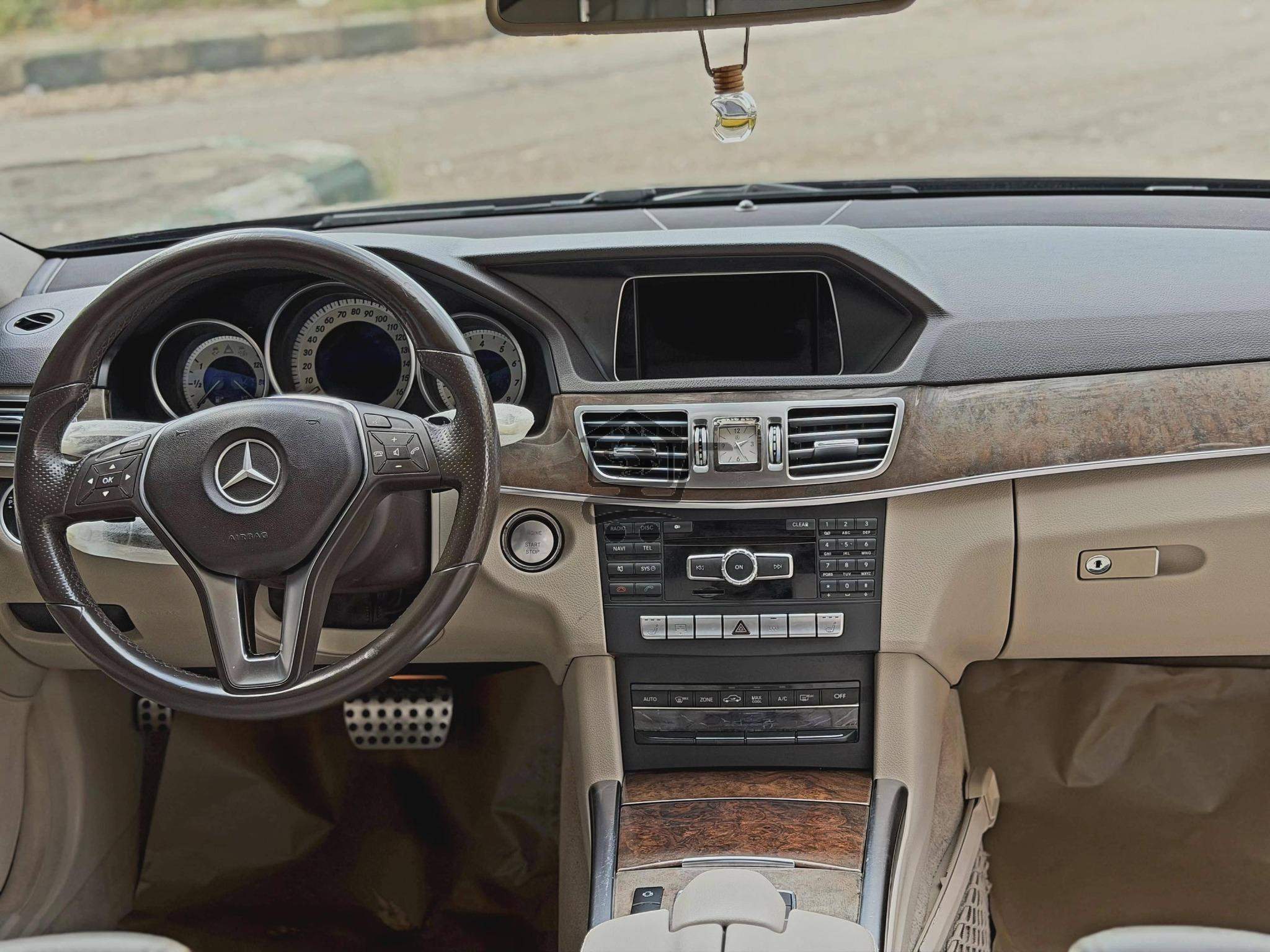 Mercedes-Benz E350 - الصورة 7