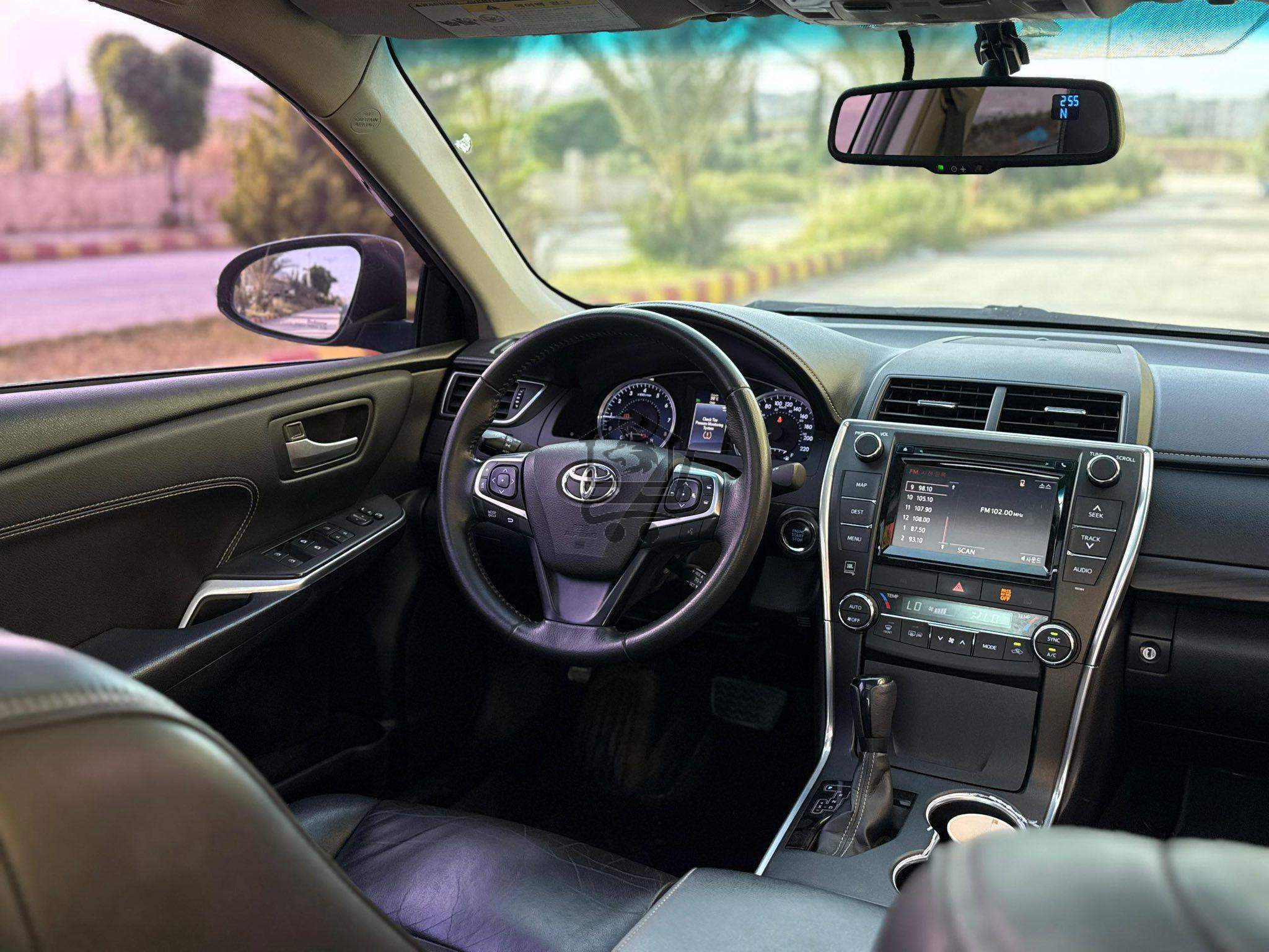 Toyota Camry 2015 - الصورة 7