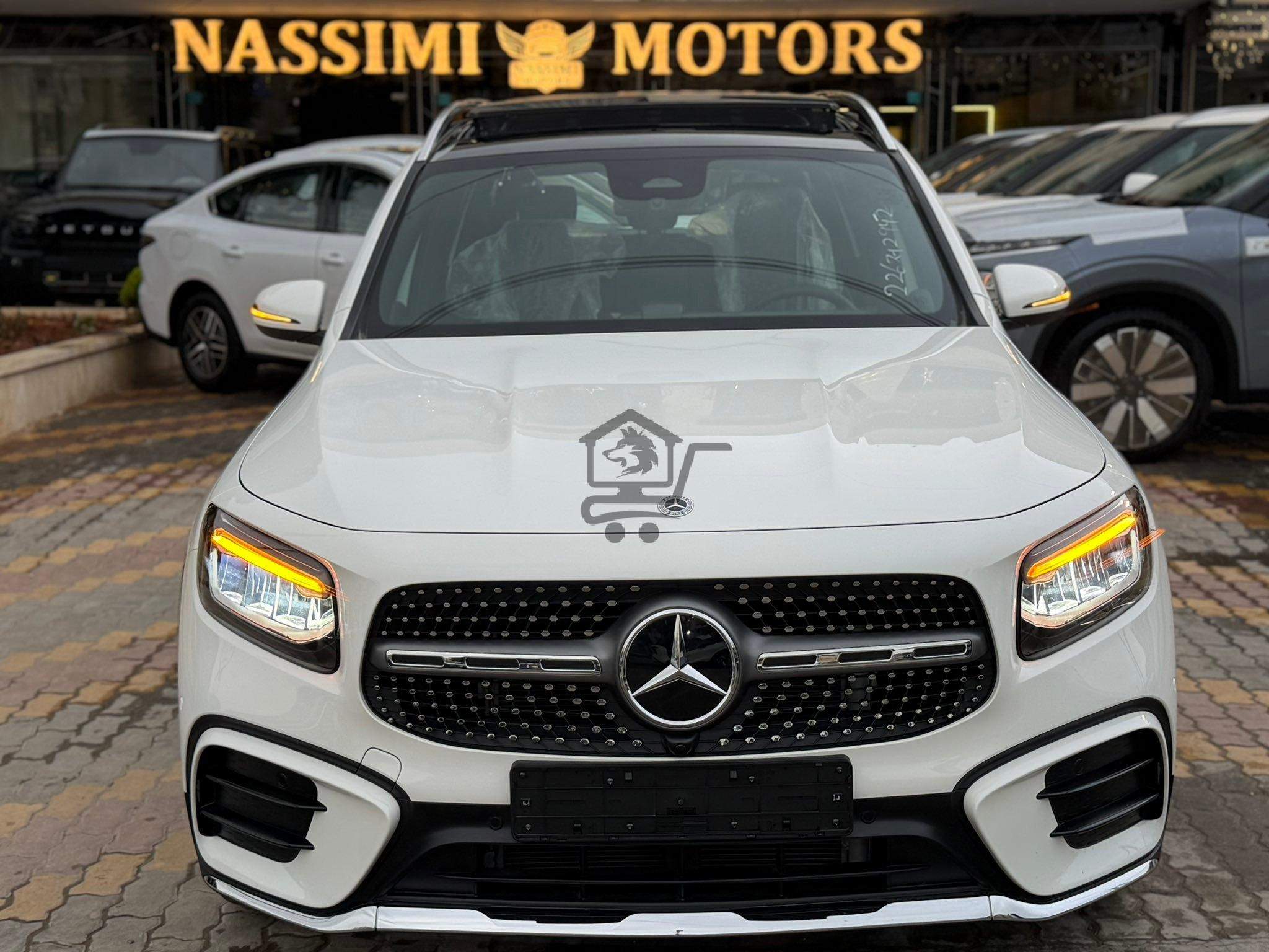 Mercedes-Benz GLB 250 - الصورة 4