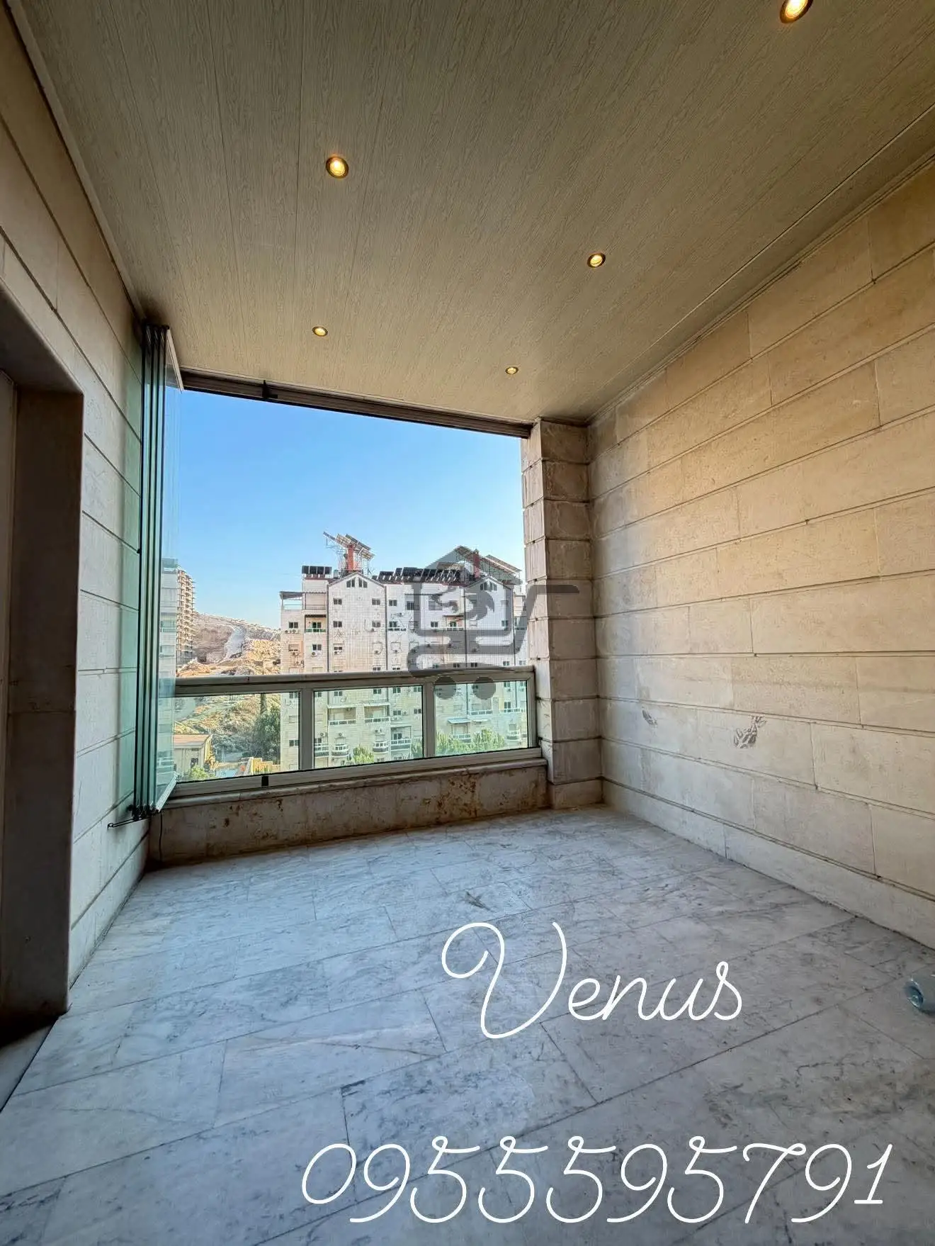 منزل بإطلالة جميلة جداً - الصورة 3