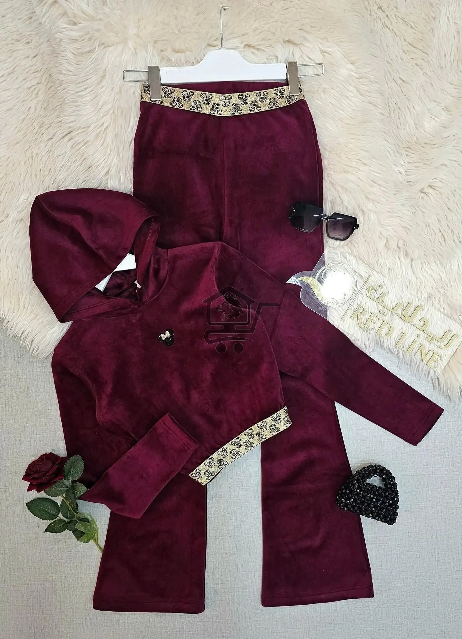 بيجامة مخمل من ريد لاين - الصورة 4