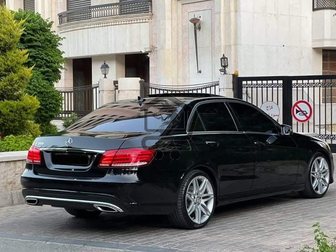Mercedes Benz E300 - الصورة 7