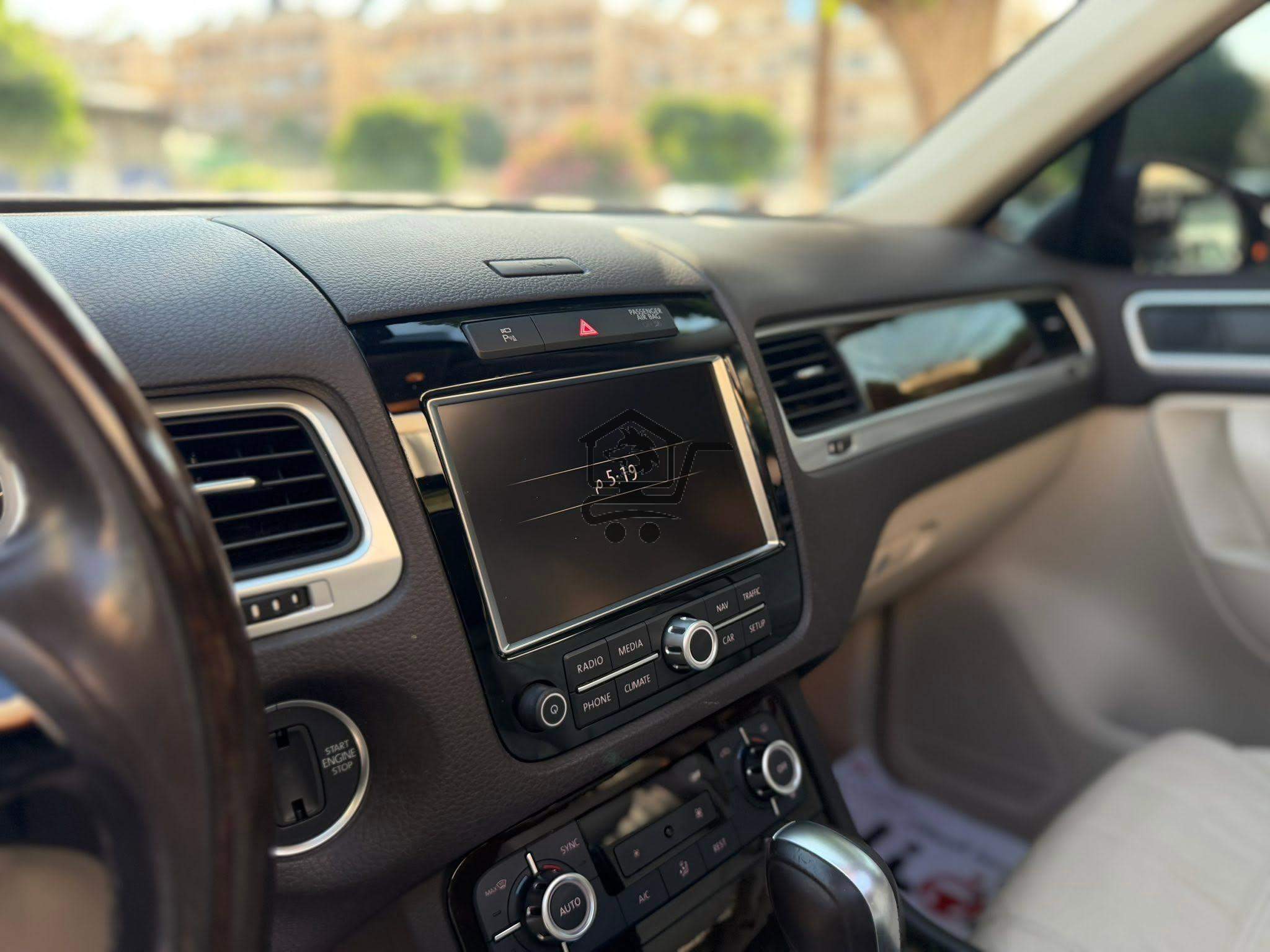 Volkswagen Touareg 2015 - الصورة 8