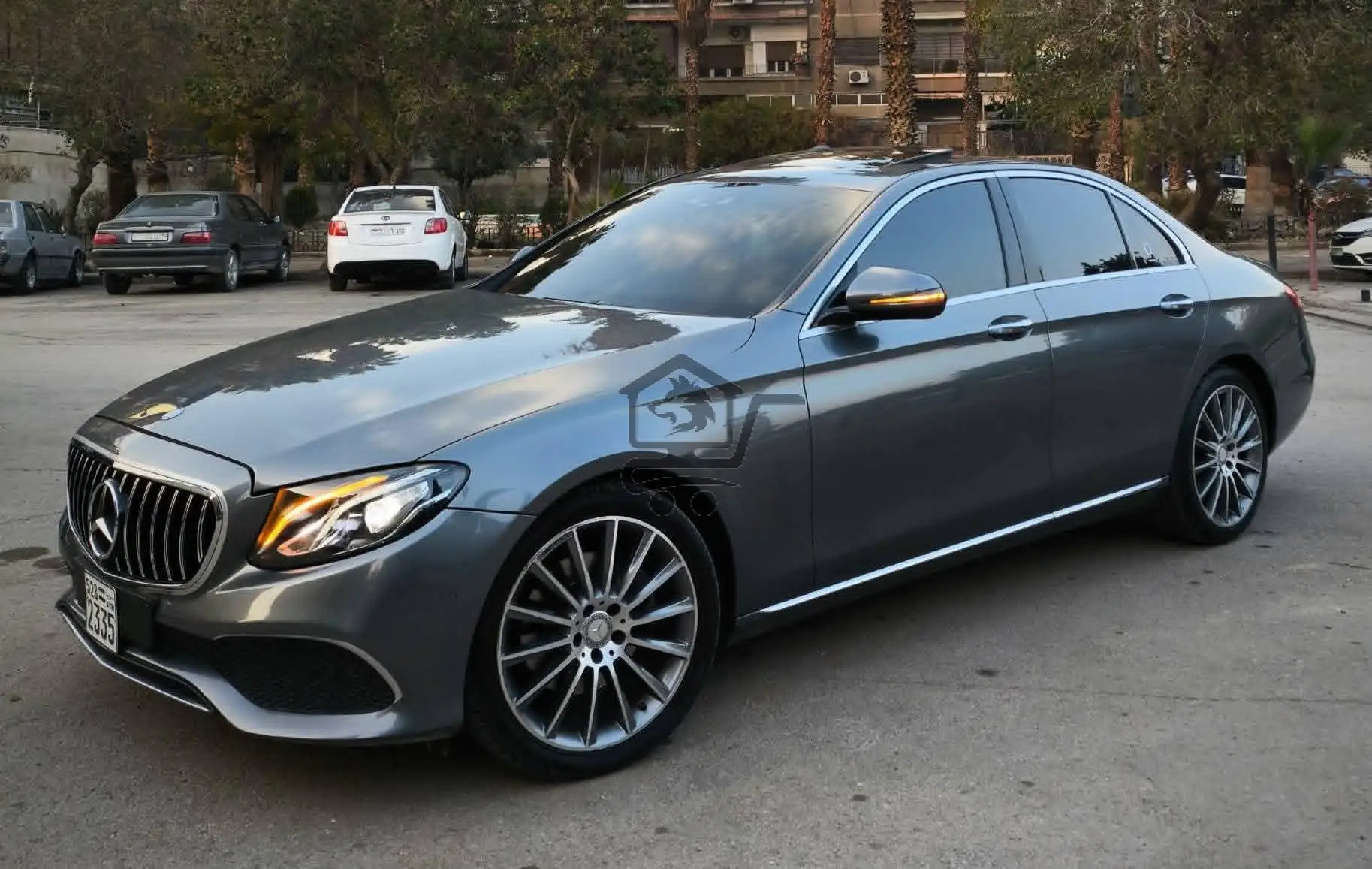 Mercedes E300 - الصورة 5