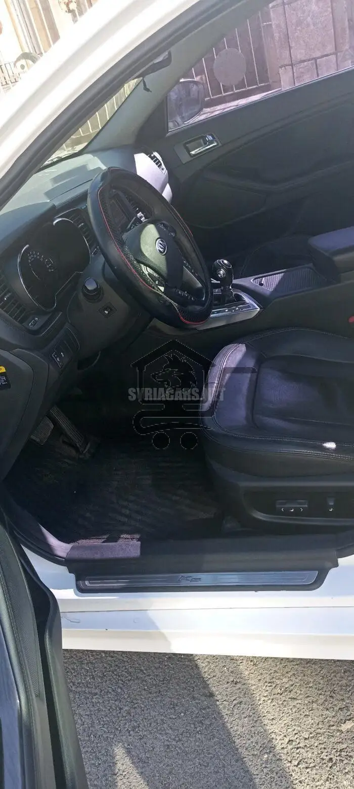 كيا - Kia K5 - الصورة 8