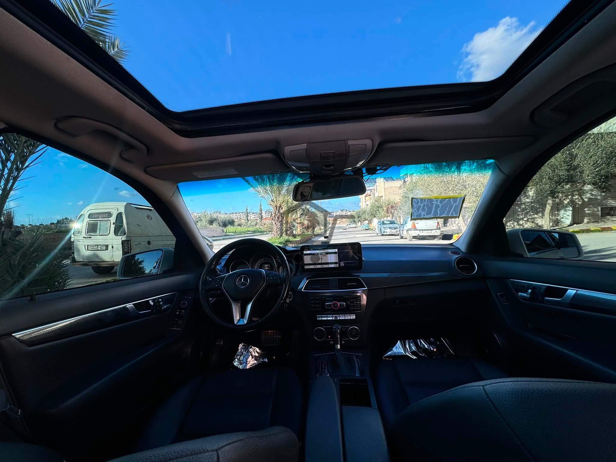 Mercedes C200 2012 - الصورة 7