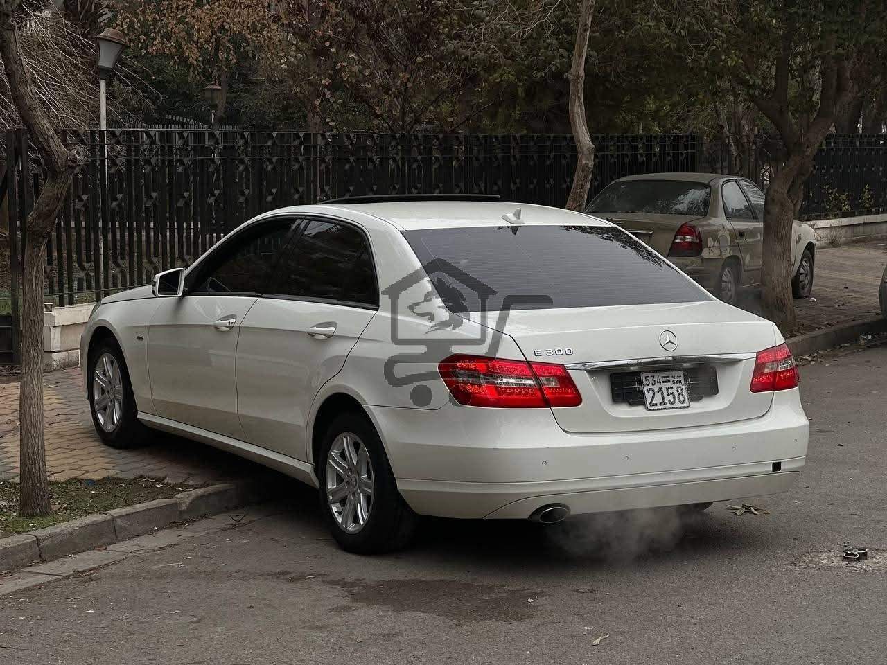 Mercedes-Benz E200 - الصورة 4
