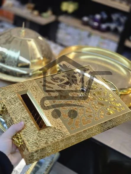 علبة حلو بغطا مع علبة محارم انيقة - الصورة 2