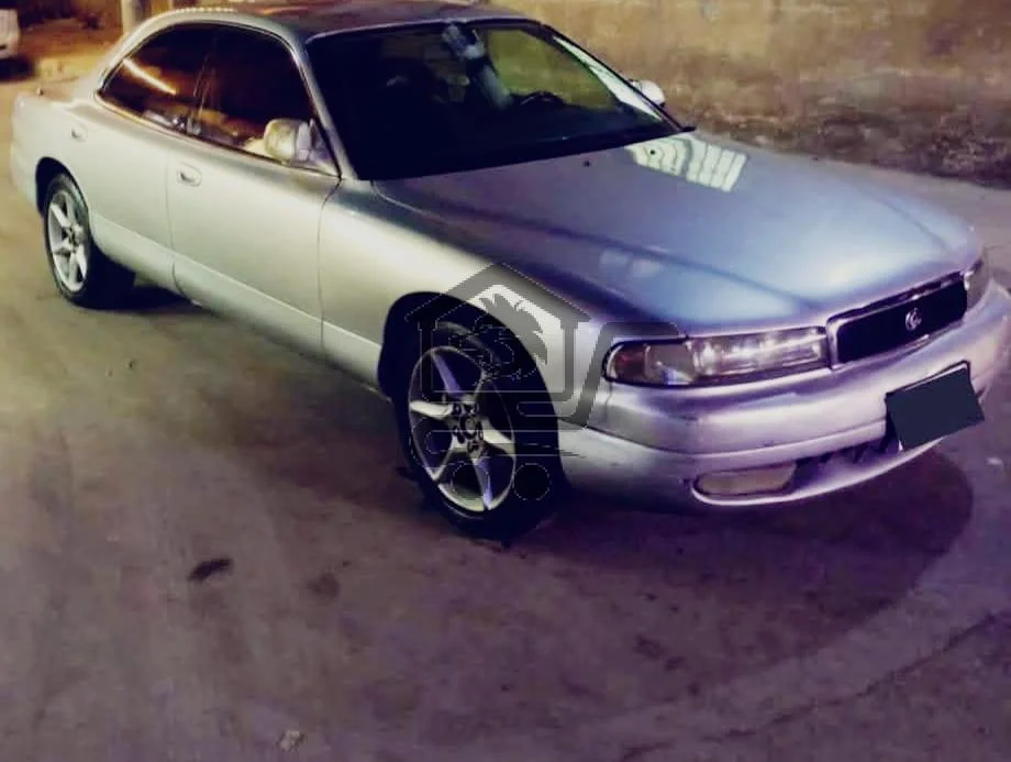 سيارة مازدا 929 للبيع - الصورة 1