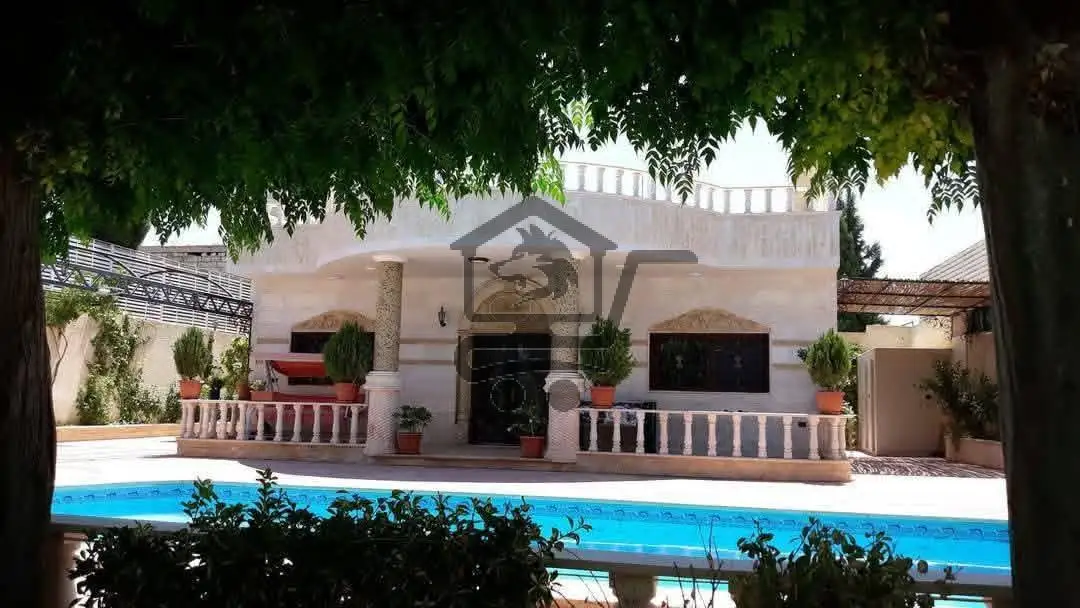 للبيع مزرعة في حتيتة التركمان - الصورة 1