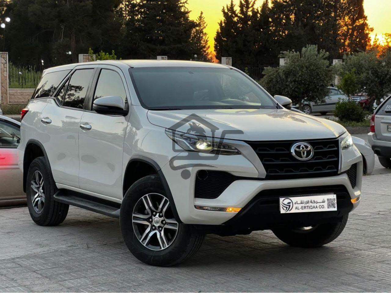 Toyota Fortuner Gx 2022 - الصورة 3