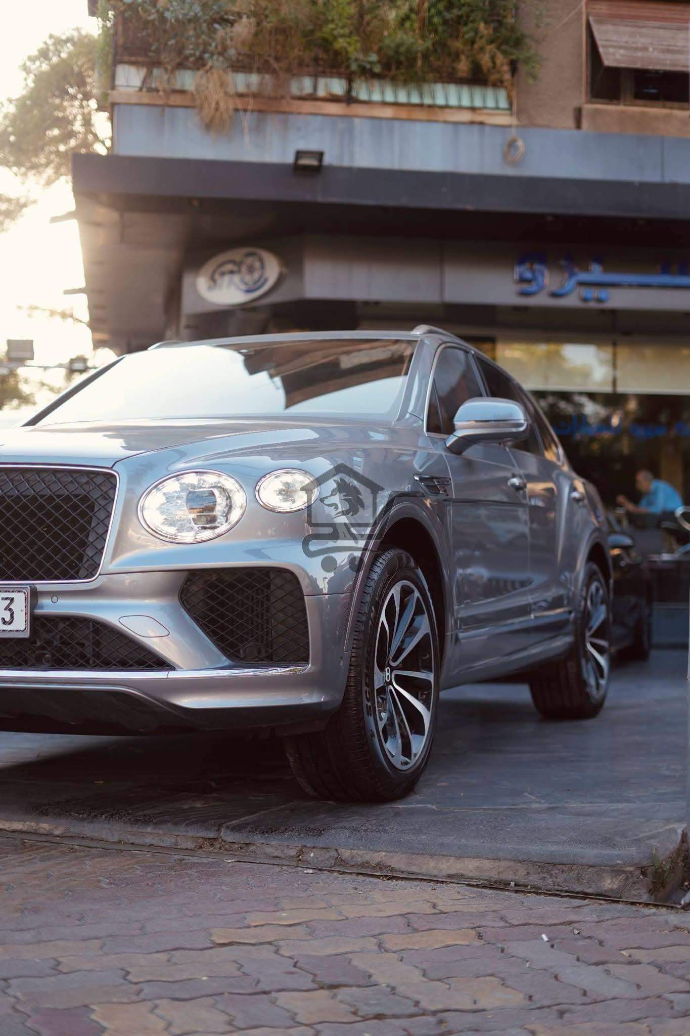 BENTLEY BENTAYGA - الصورة 9