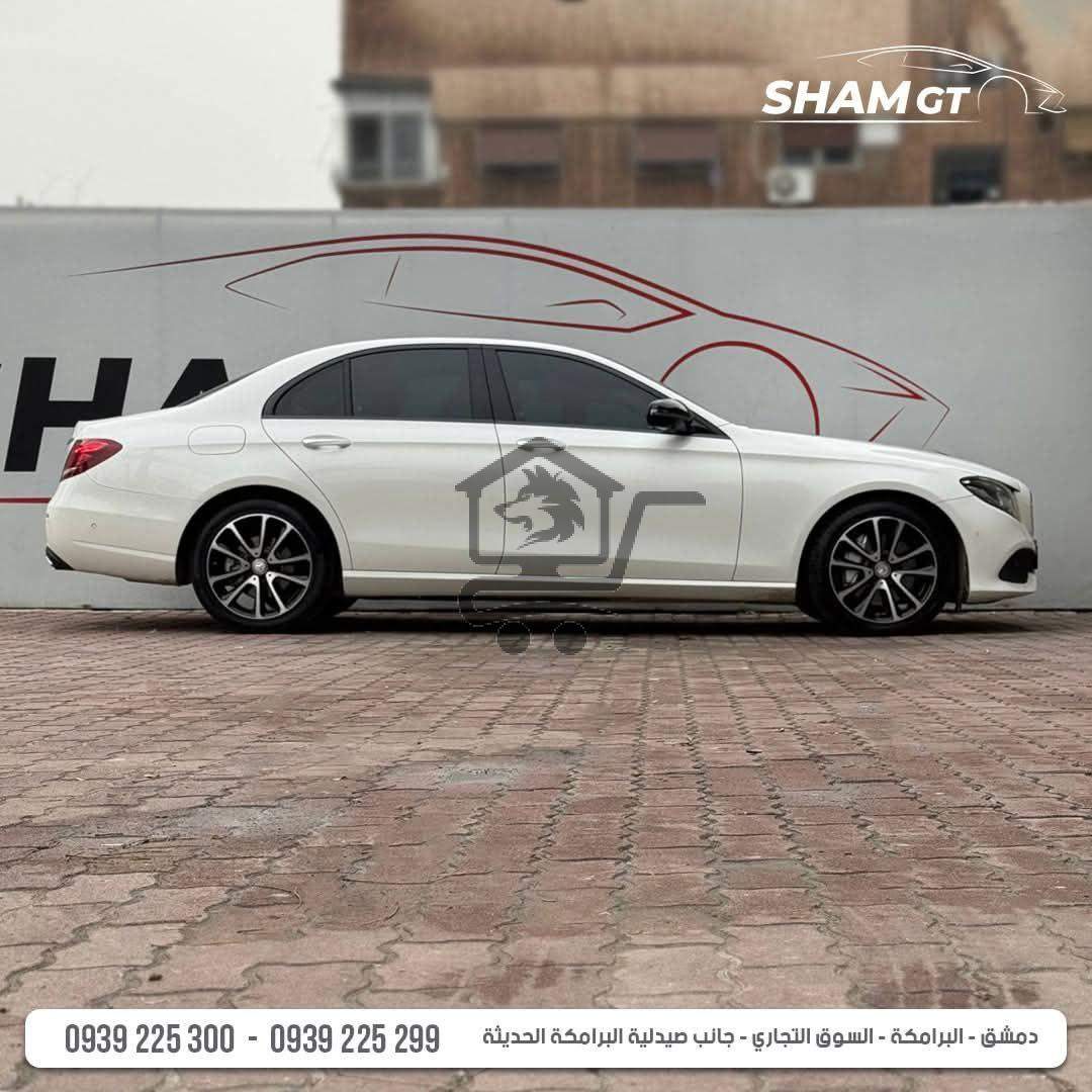 Mercedes E_Class E300 - الصورة 5