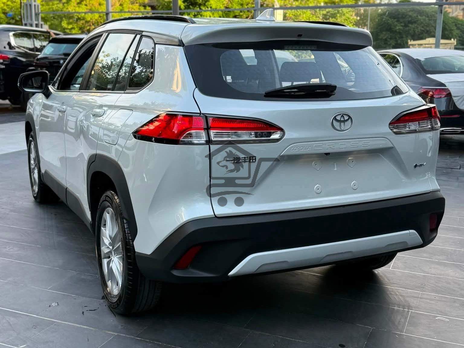 Toyota Corolla Cross - الصورة 2