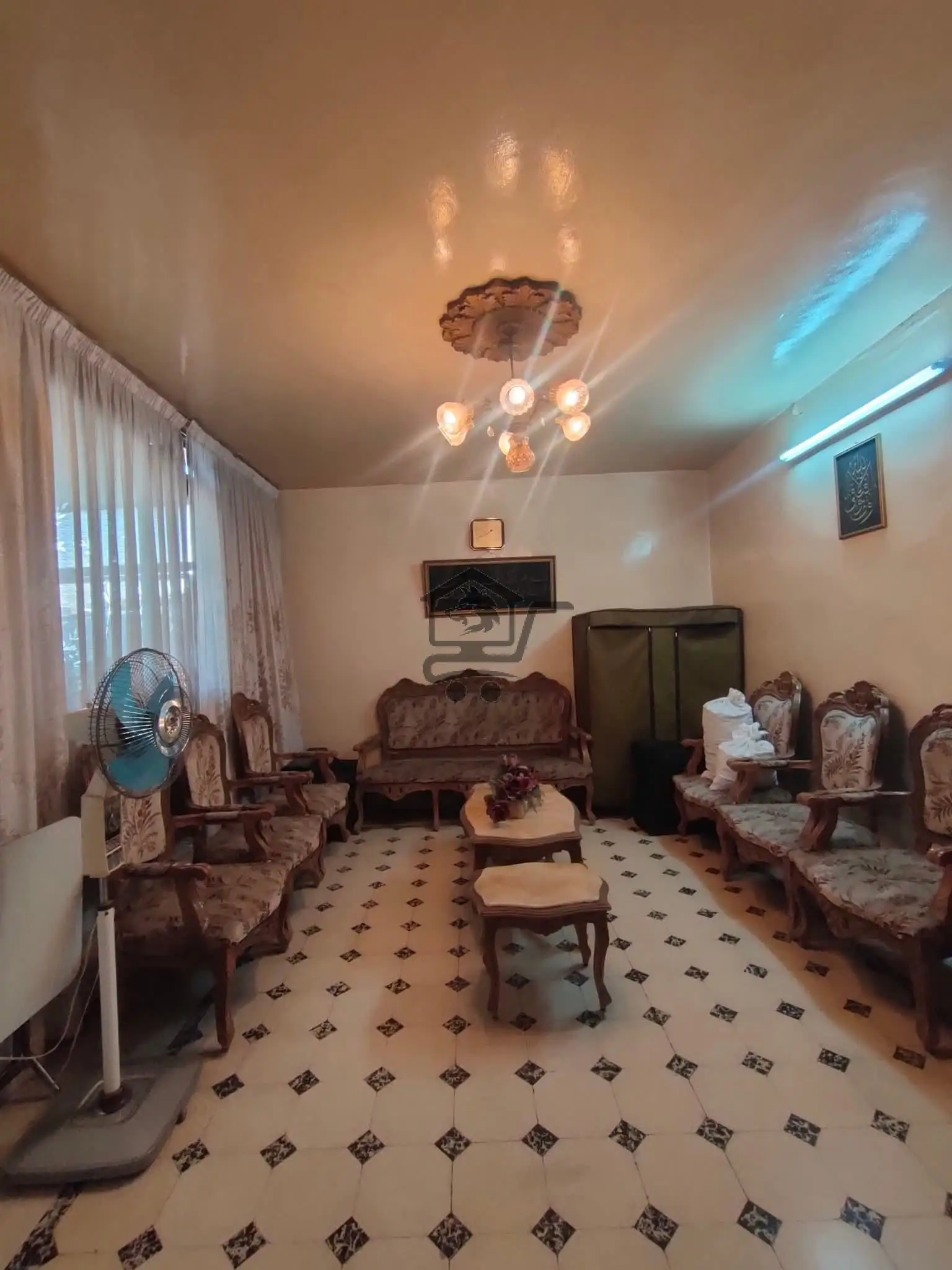 للبيع منزل في عين الكرش - الصورة 1