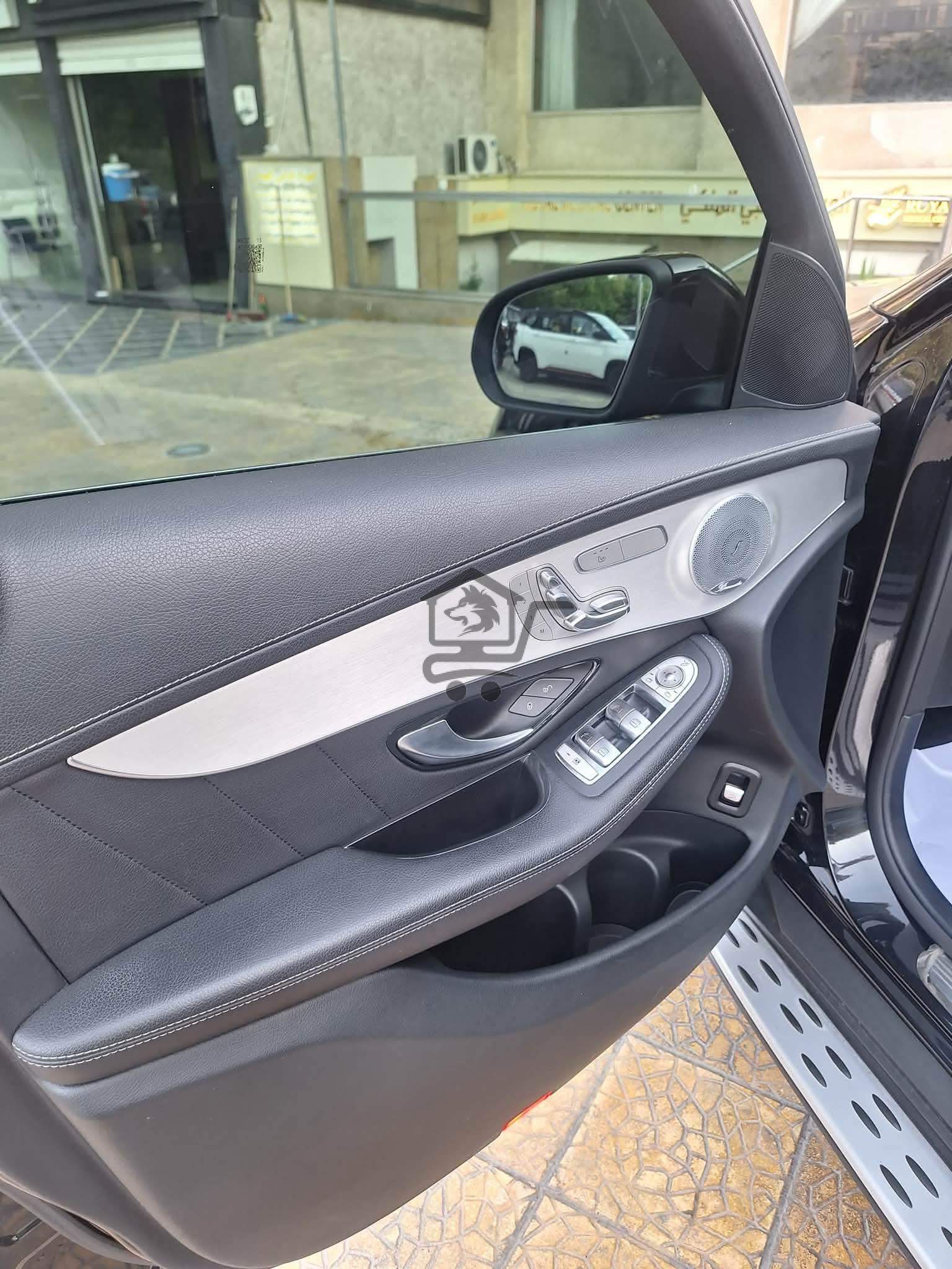Mercedes GLC 300 - الصورة 8