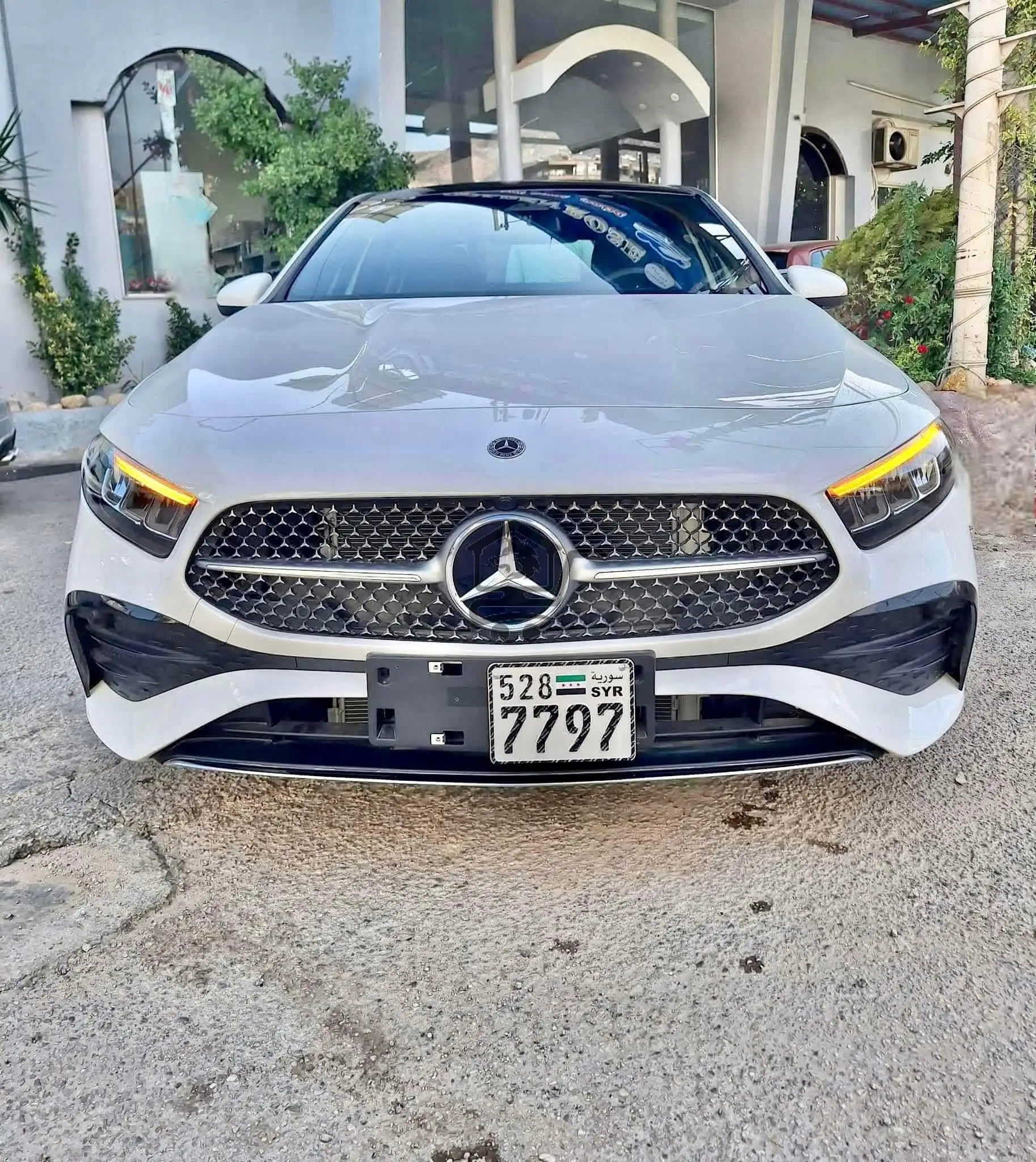 مرسيدس 2025 - الصورة 1