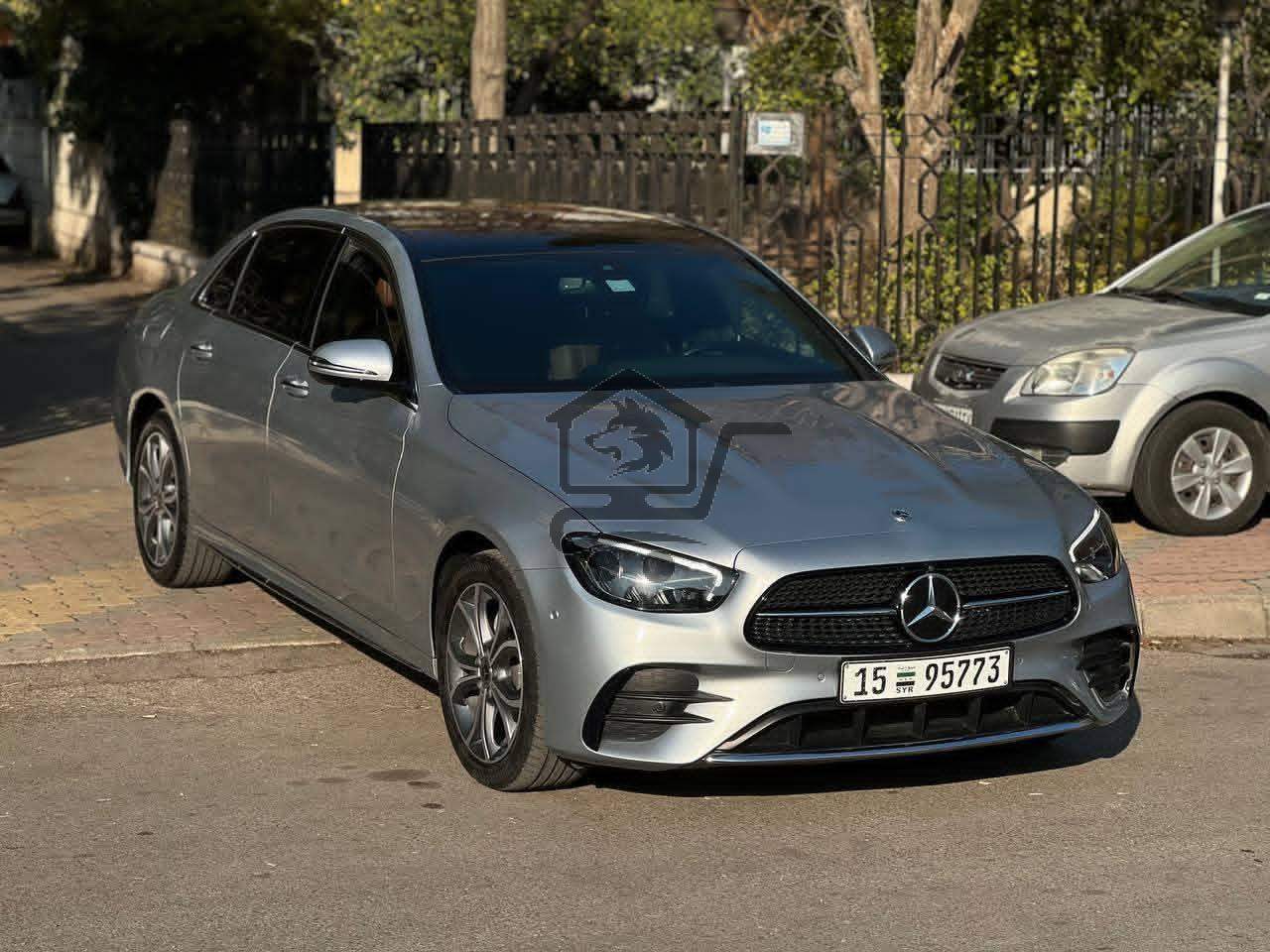 Mercedes E300 - الصورة 6