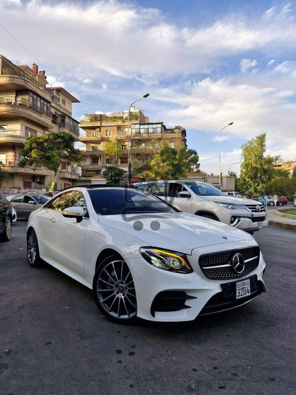 Mercedes-Benz E450 - الصورة 3