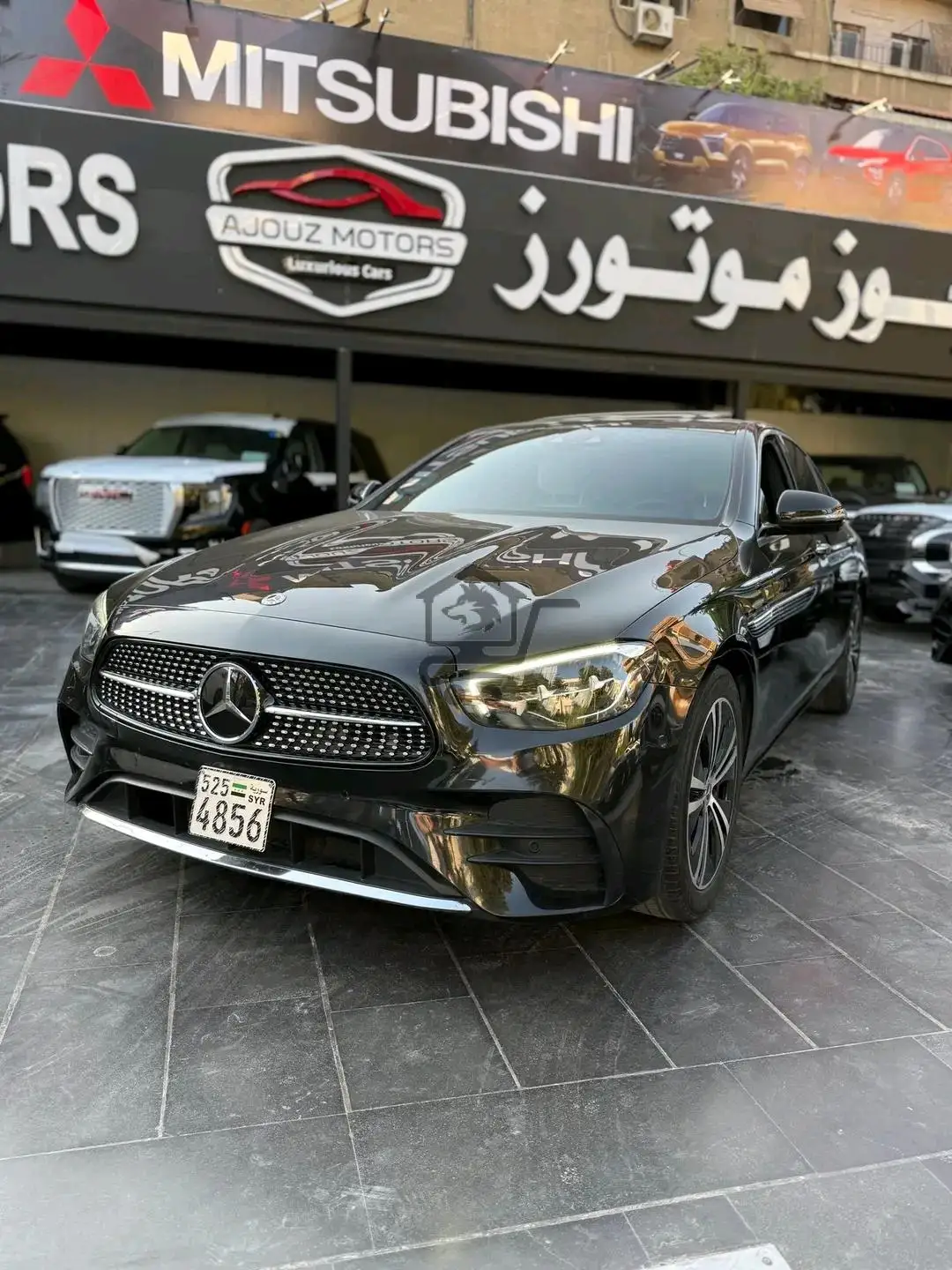 Mercedes Benz - الصورة 2