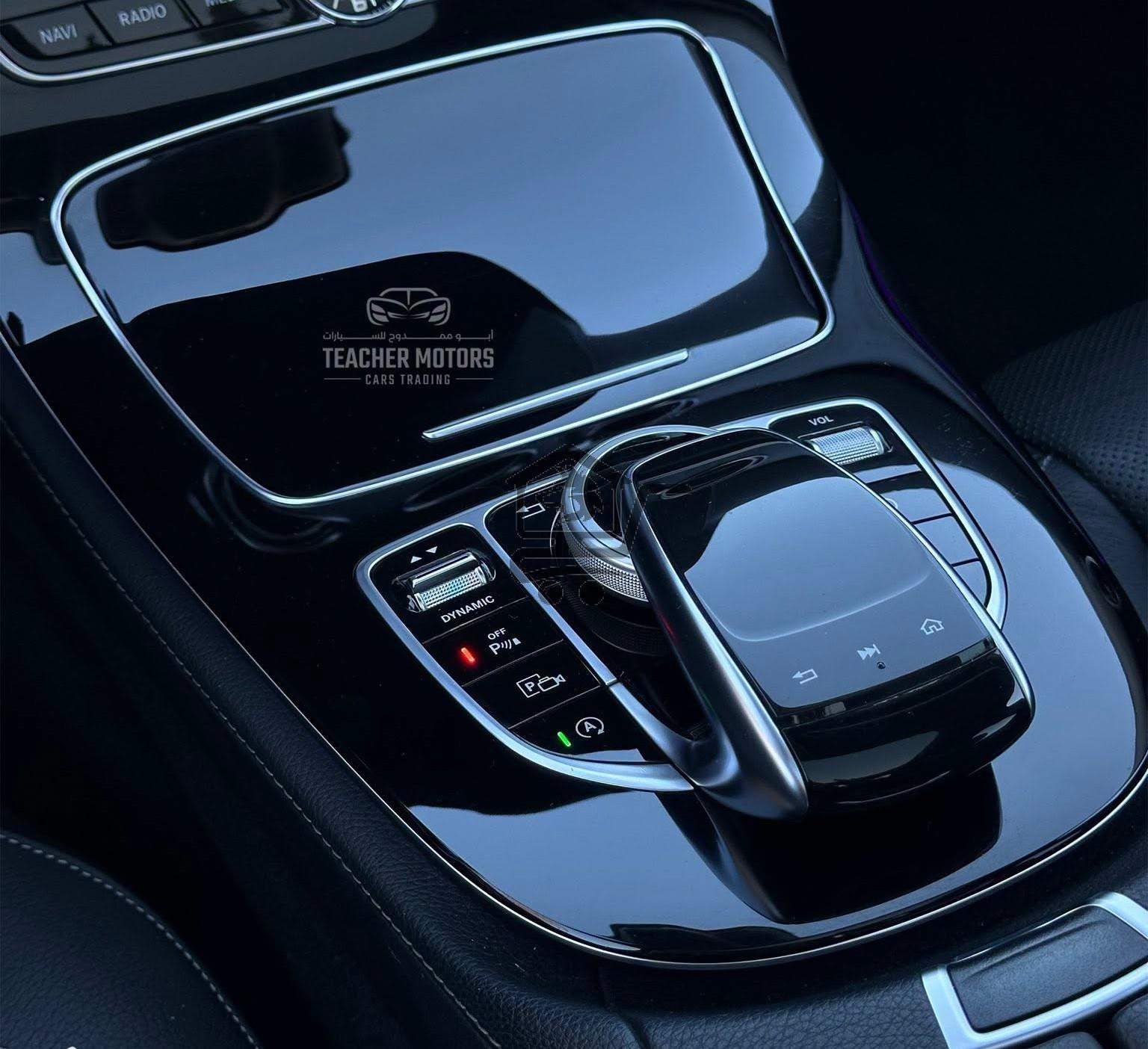 Mercedes-Benz E300 4Matic - الصورة 9