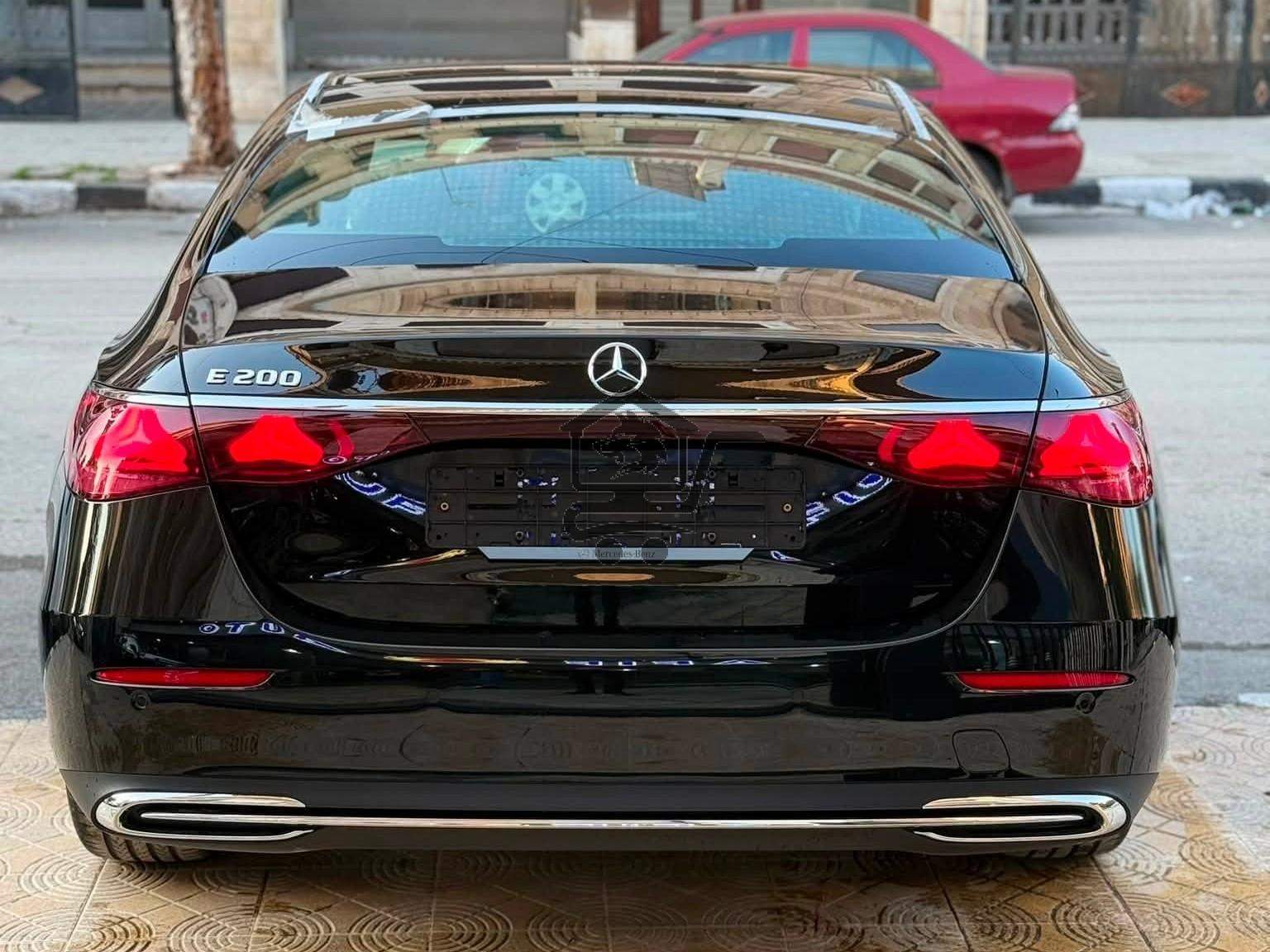 Mercedes E200 2026 - الصورة 6