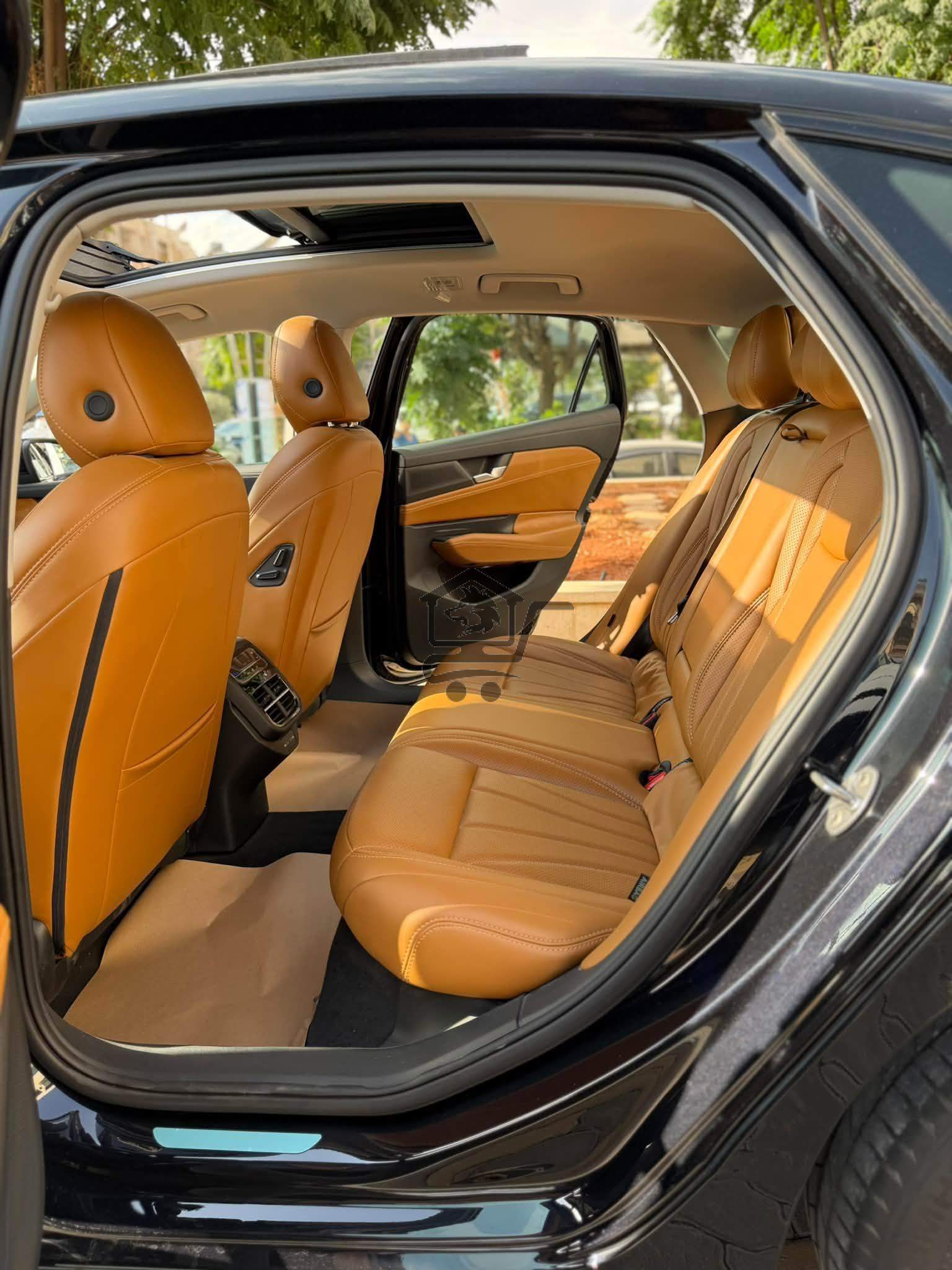 Volkswagen Passat Pro 2025 - الصورة 10