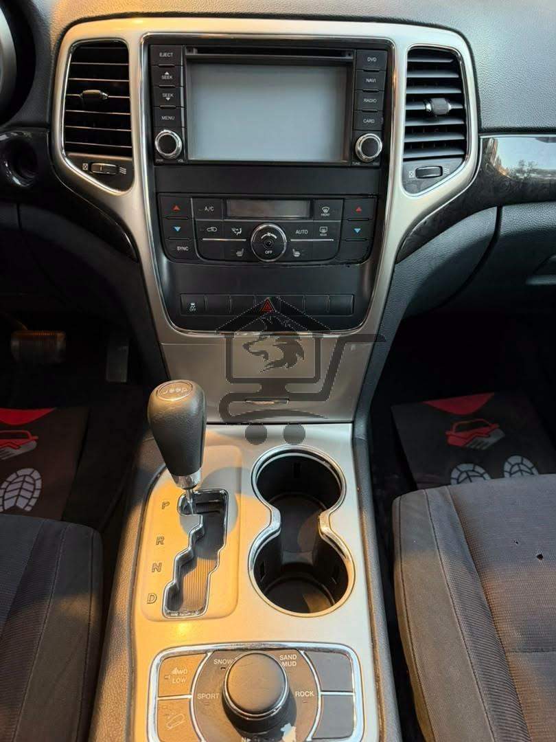 Jeep Grand Cherokee 2011 - الصورة 8