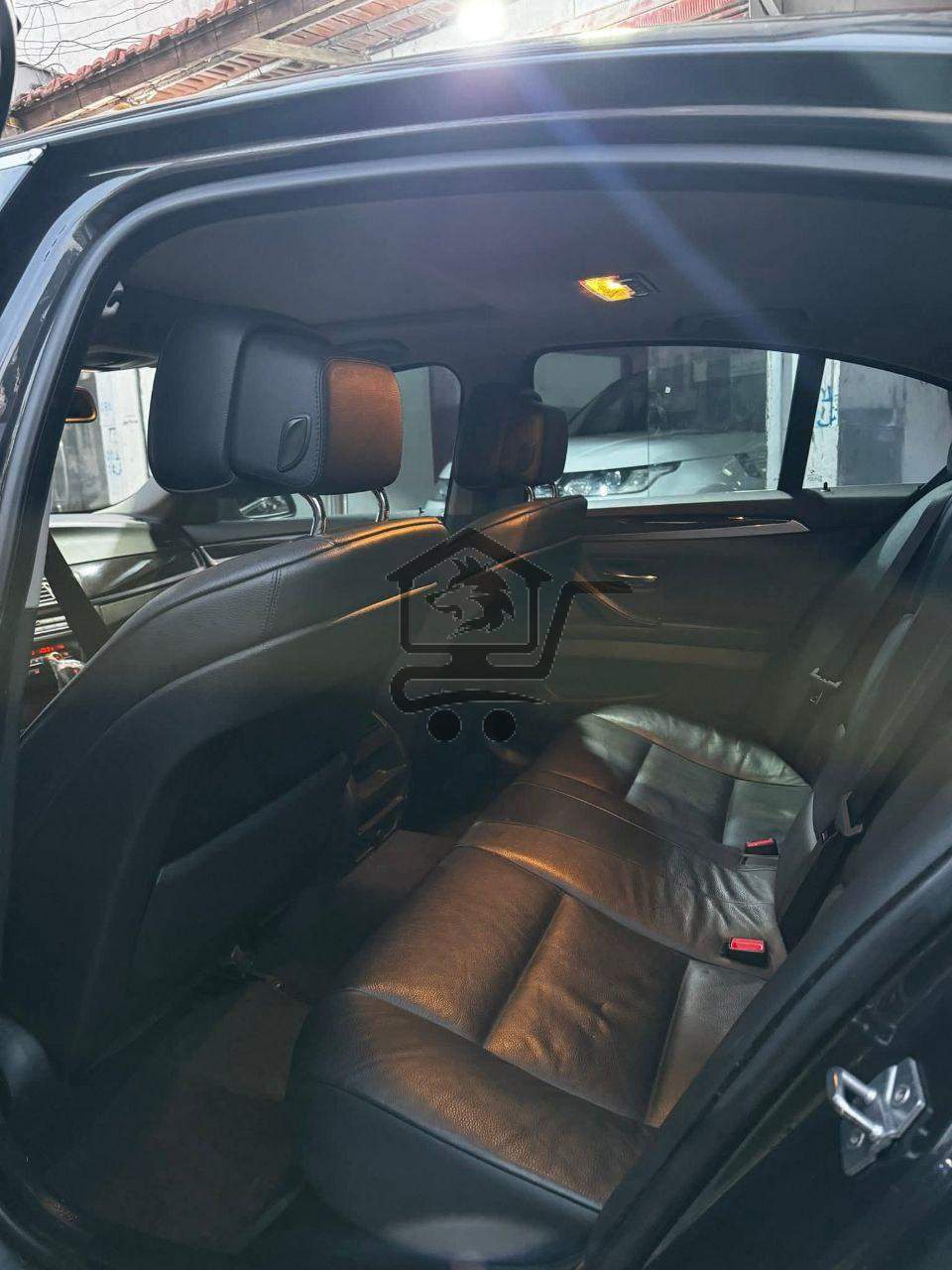 BMW 528i 2010 - الصورة 9