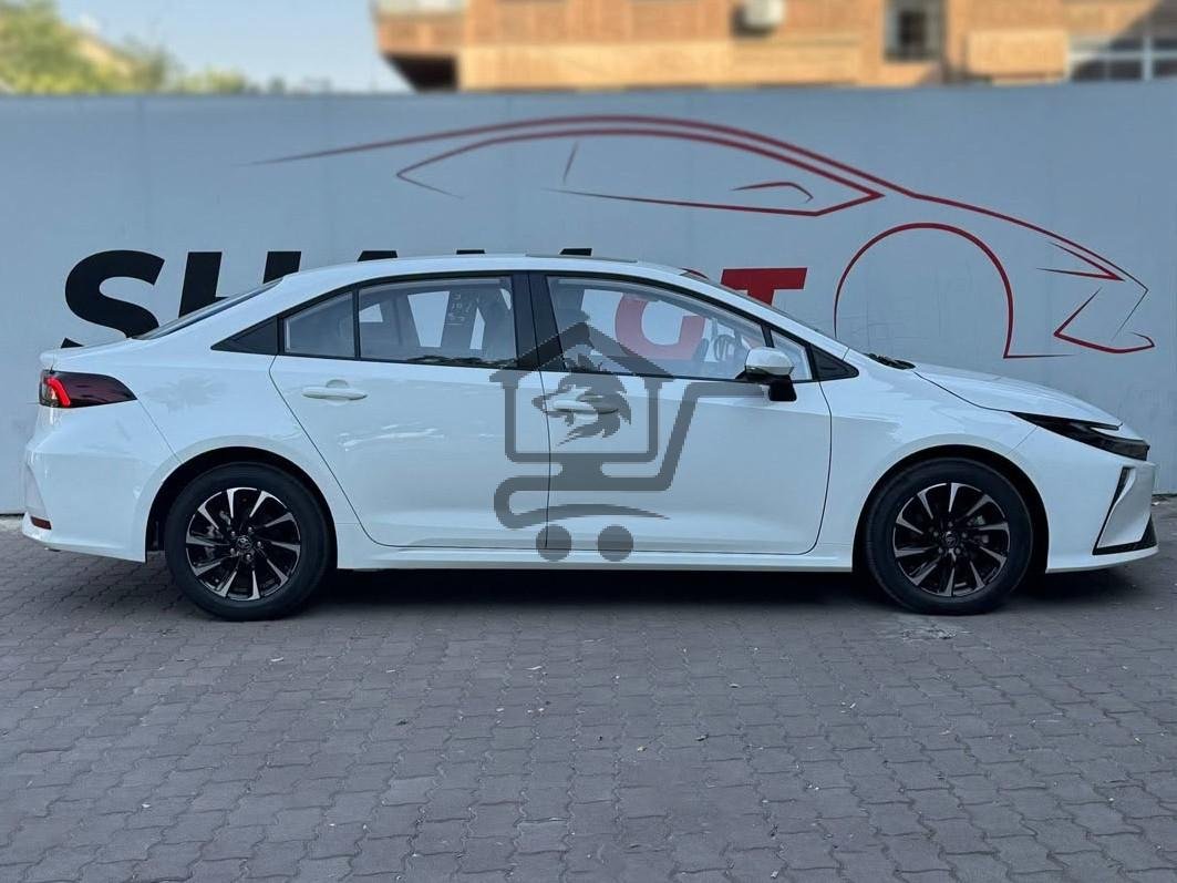 Toyota Corolla Hybrid - الصورة 4