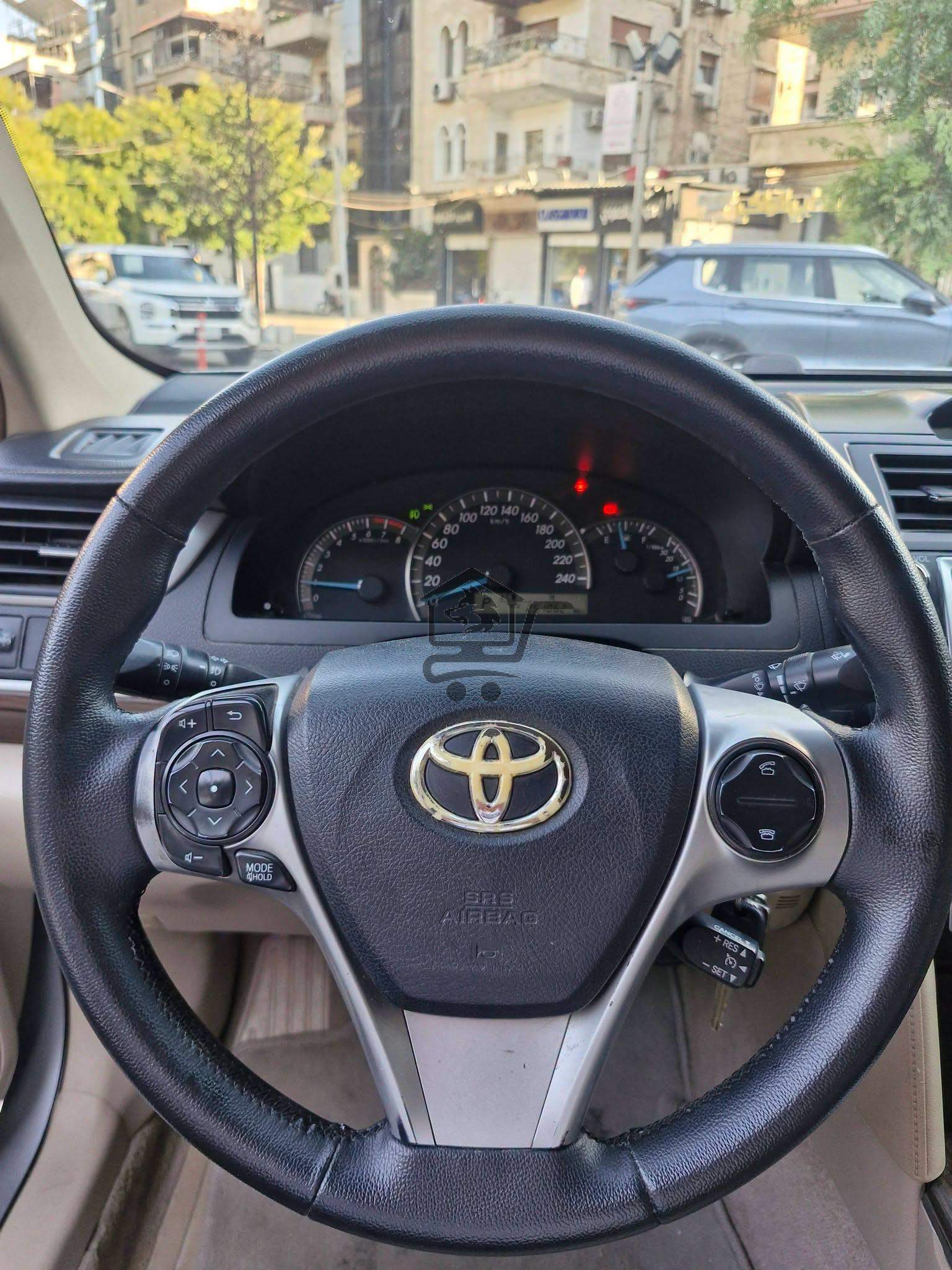 Toyota Camry 2012 - الصورة 7