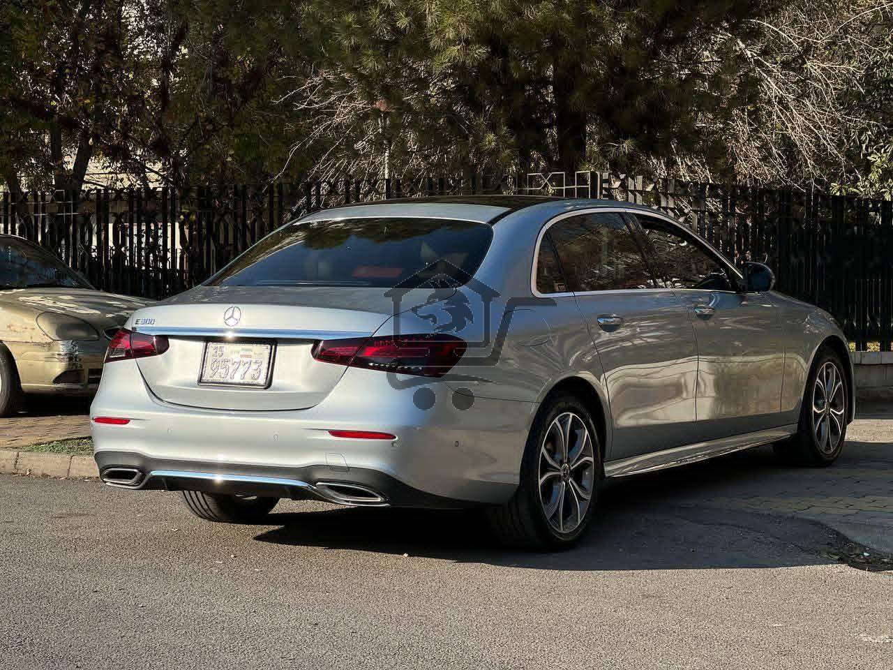 Mercedes E300 - الصورة 7