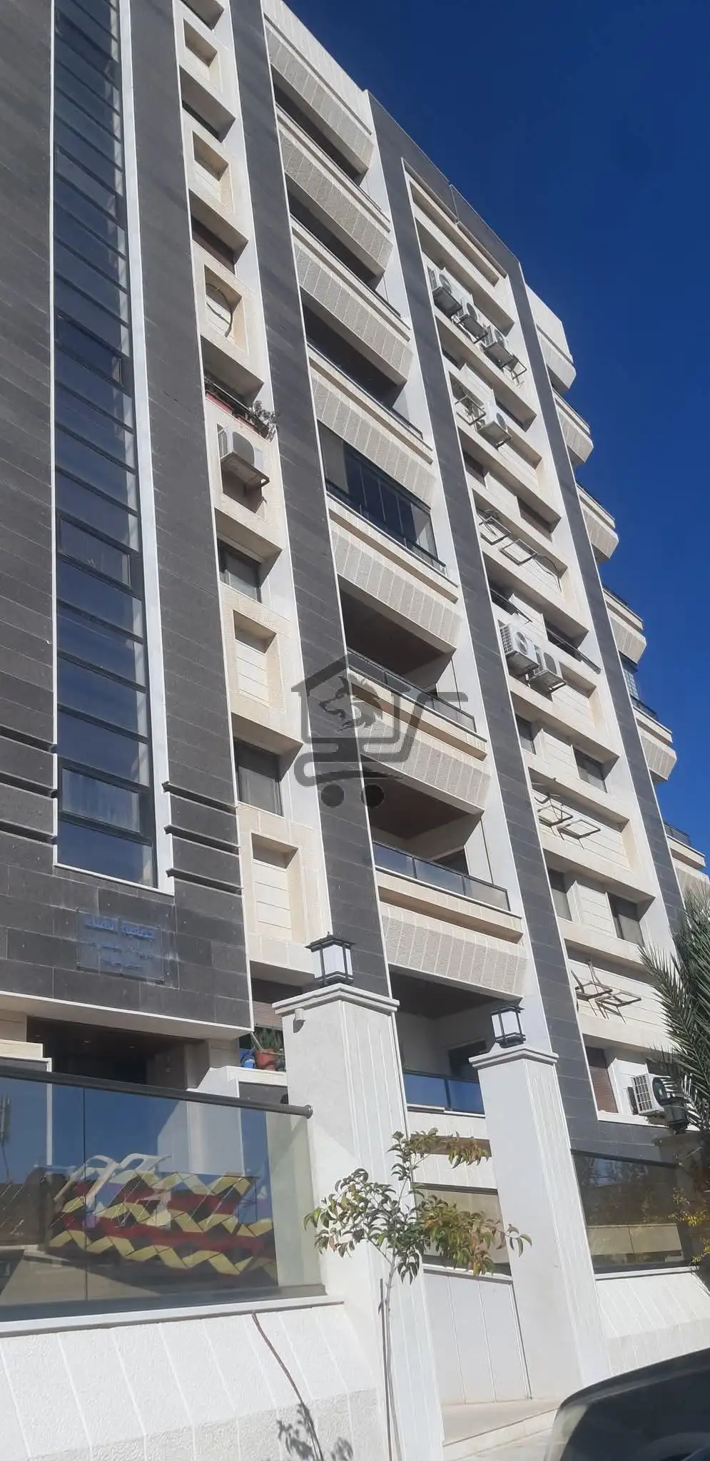 شقة فاخرة للإيجار بموقع راقي