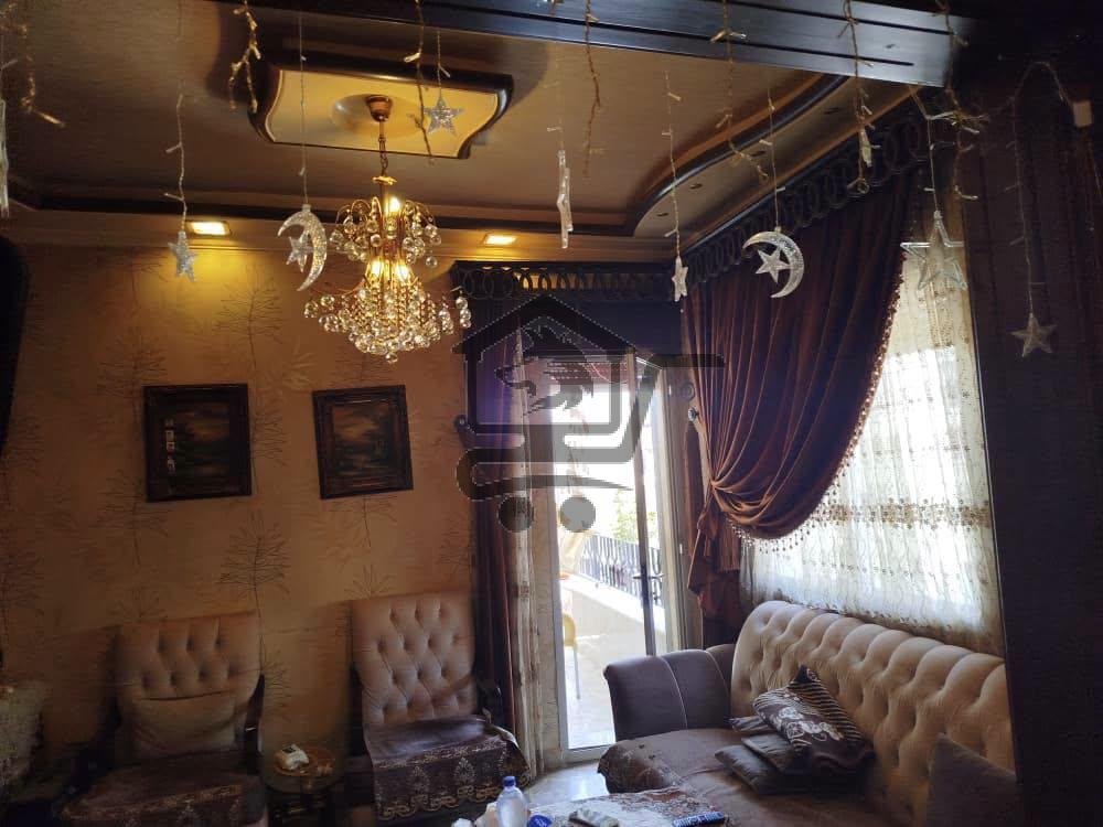 شقة بمساحة جيدة - الصورة 1