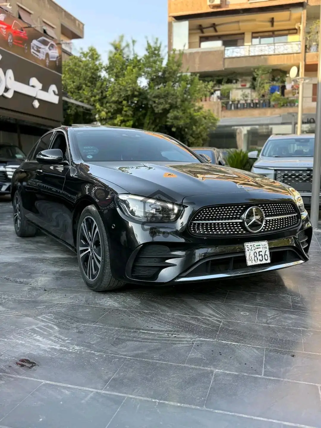 Mercedes Benz - الصورة 1