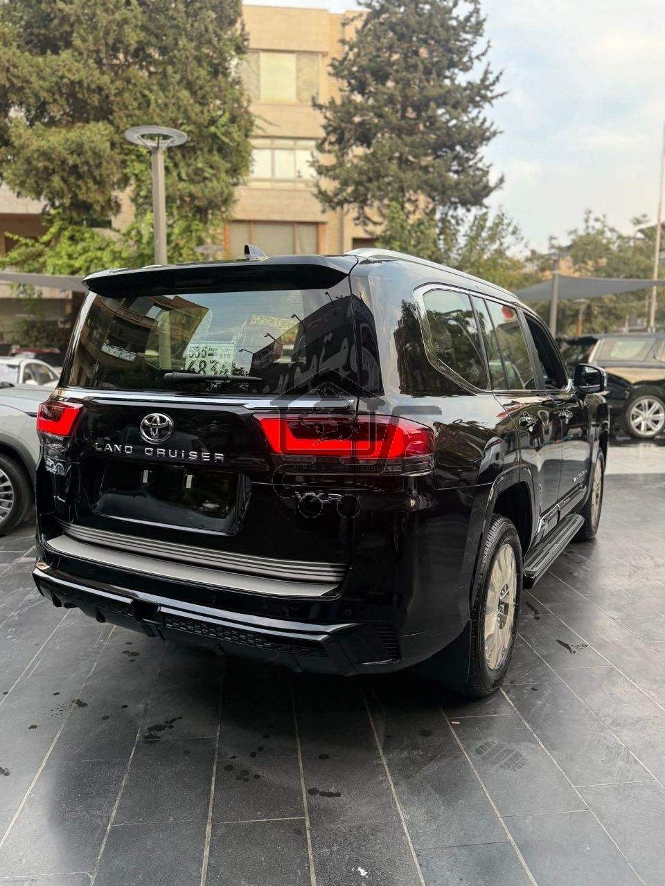 Toyota Land Cruiser VXR - الصورة 2