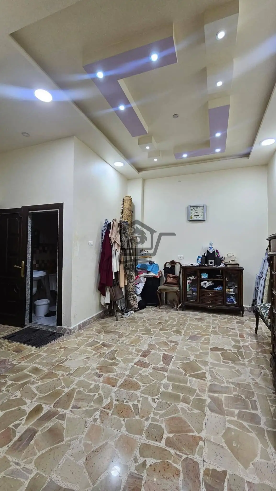 شقة للبيع بدون فرش - الصورة 2