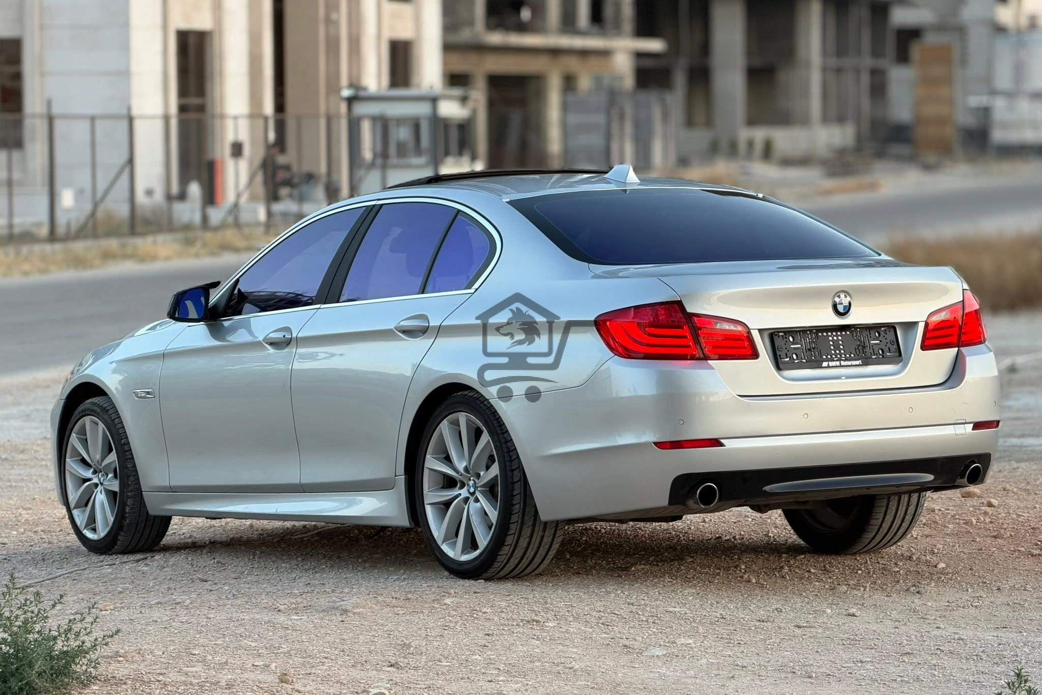 BMW 530i 2011 - الصورة 2