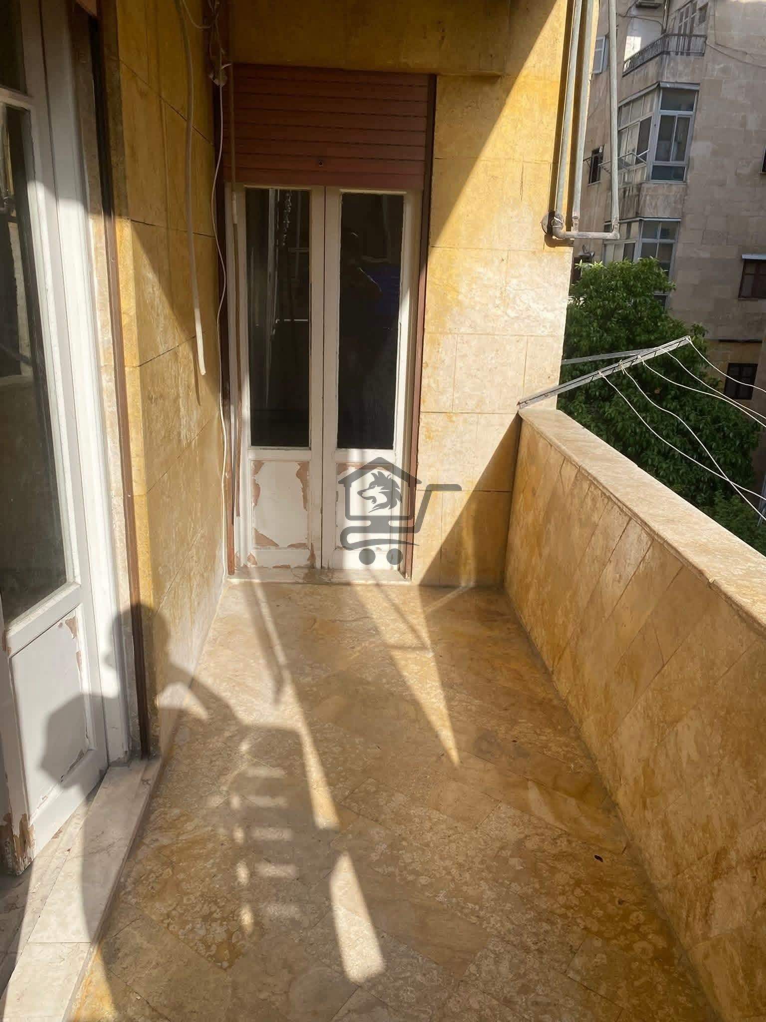 منزل في شارع النيل - الصورة 3