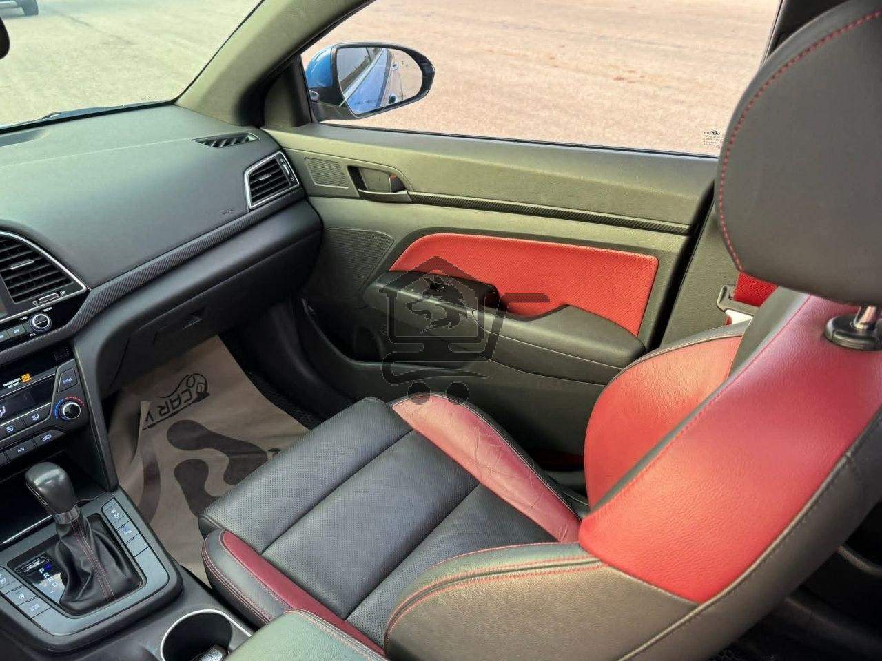 Hyundai Avanti Sport 2017 - الصورة 8