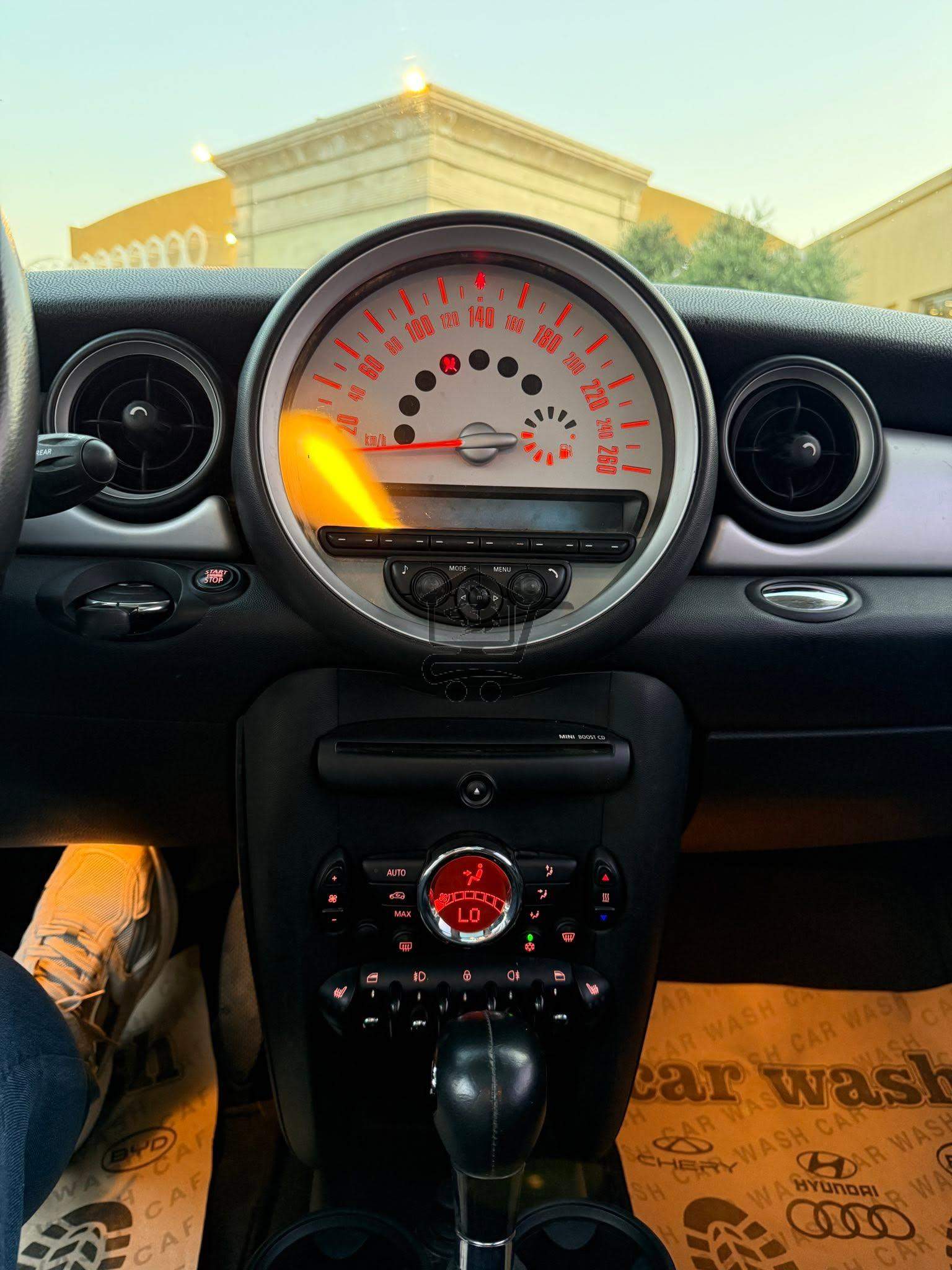 Mini Cooper Clubman 2011 - الصورة 8