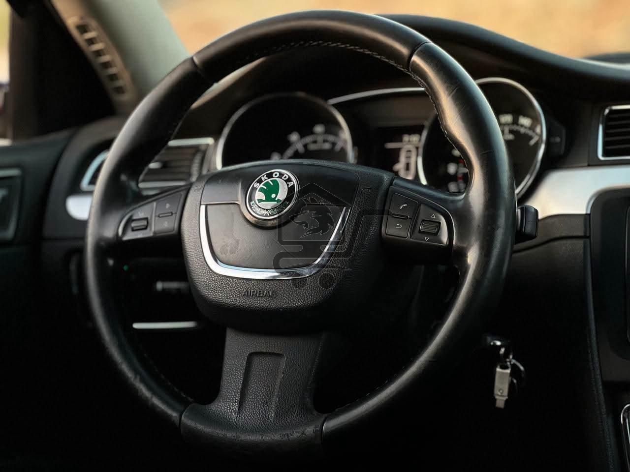 Skoda Superb - الصورة 9