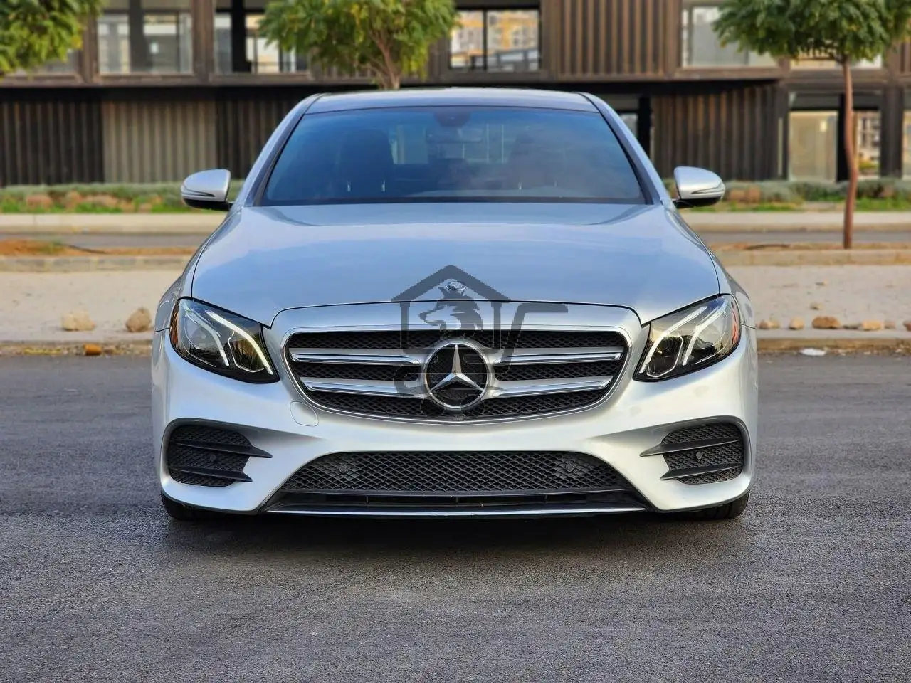 MERCEDES BENZ E300 - الصورة 1