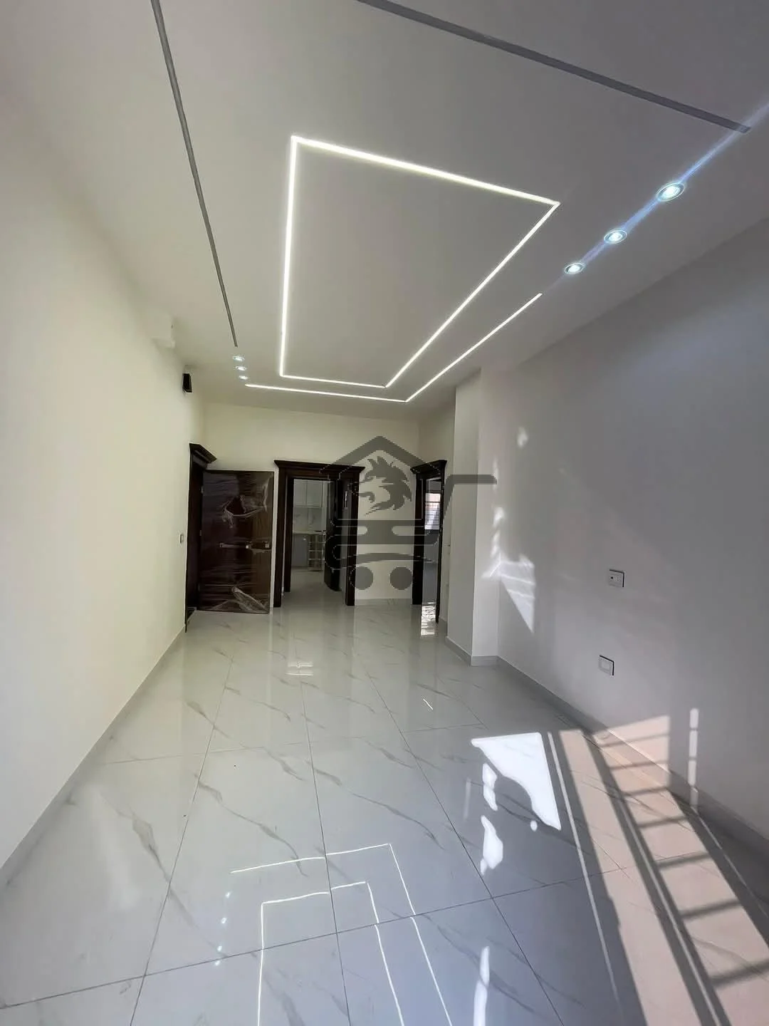 شقة بتصميم كلاسيكي مؤلفة من غرفتين - الصورة 8