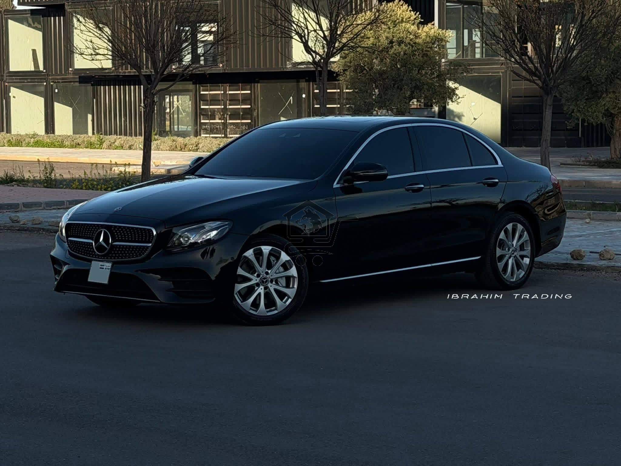 Mercedes-Benz E300 2019 - الصورة 1
